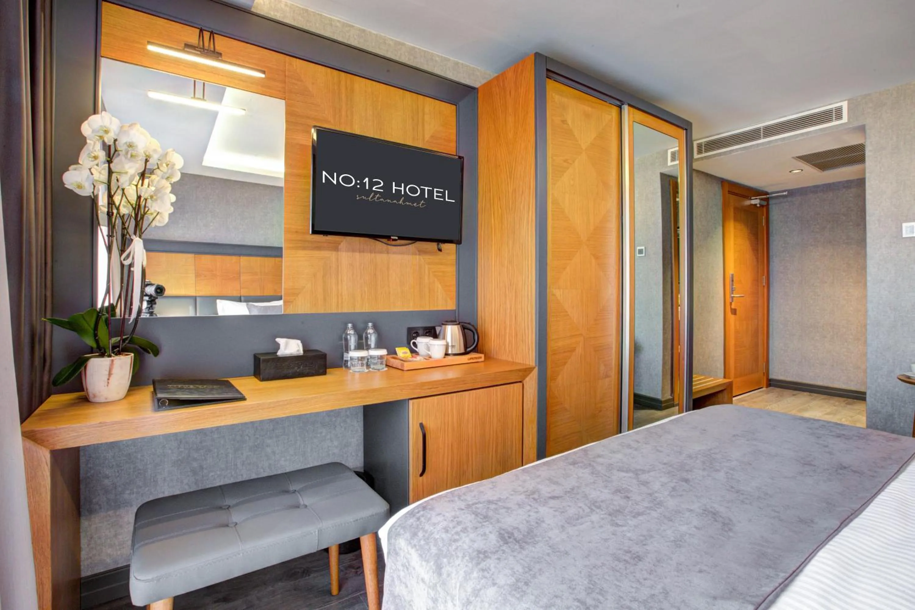 Coffee/tea facilities, Bed in No12 Hotel Sultanahmet