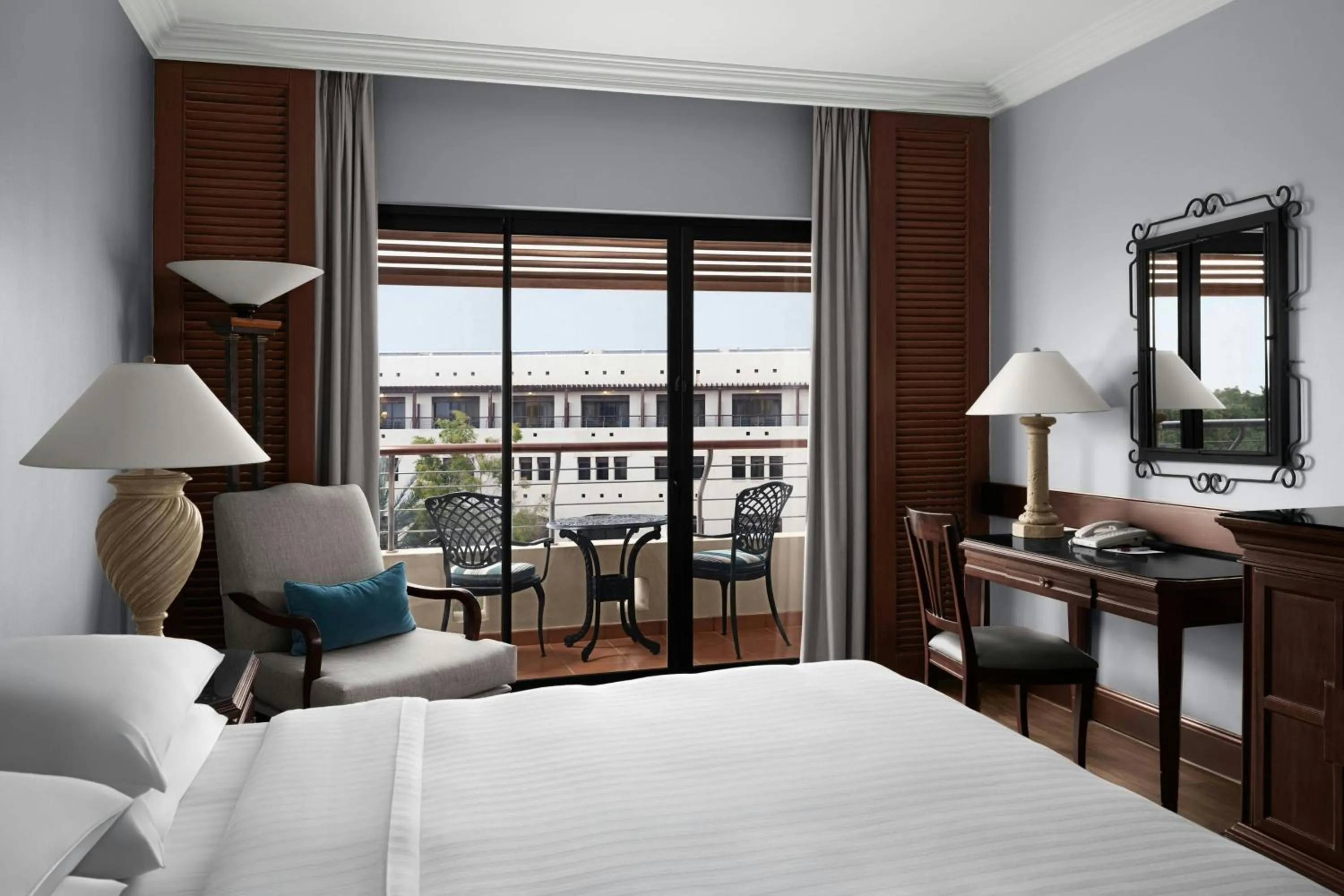 Swimming pool, Bed in Dead Sea Marriott Resort & Spa