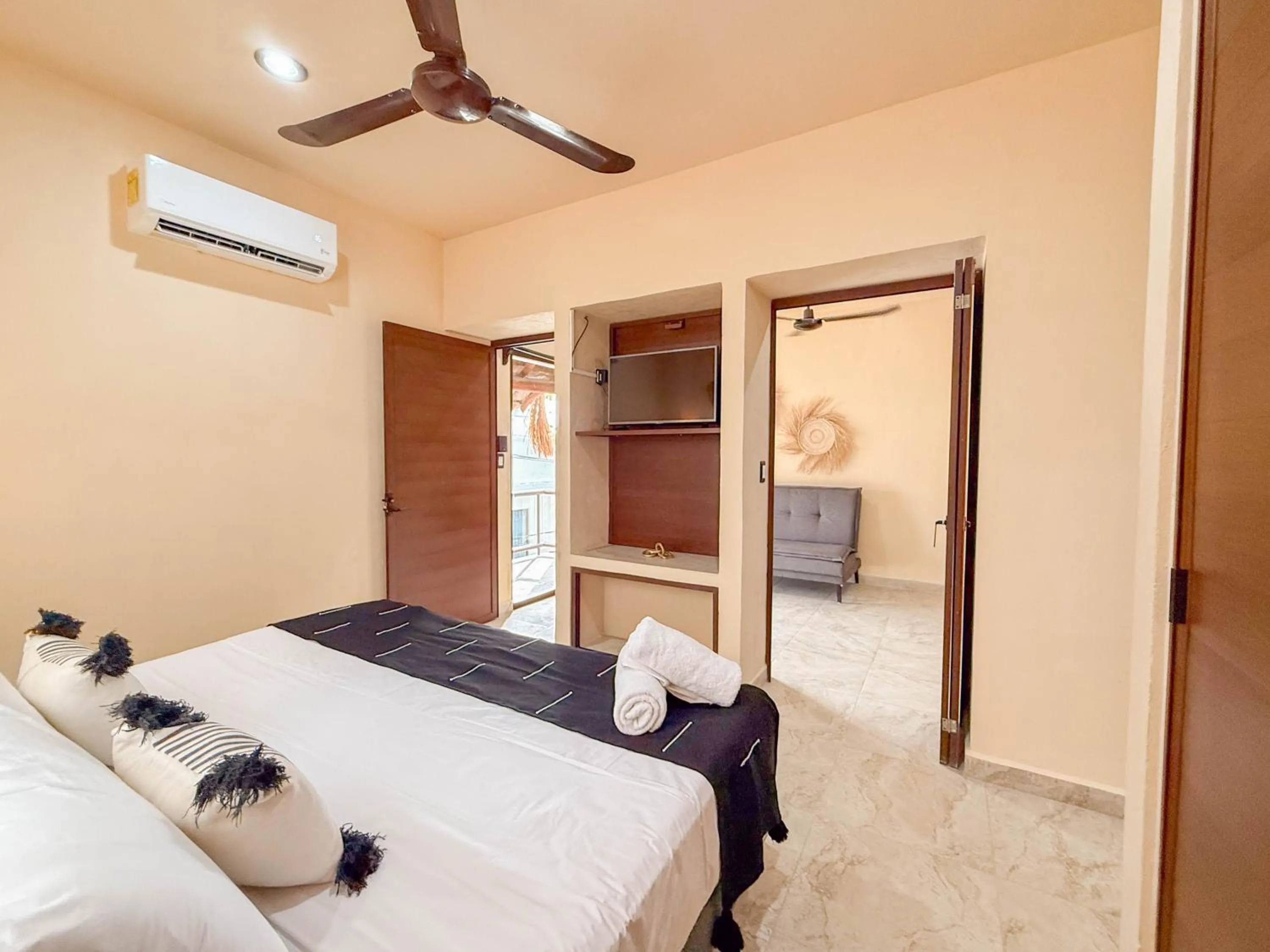 Photo of the whole room, Bed in Hotel Macondo Holbox