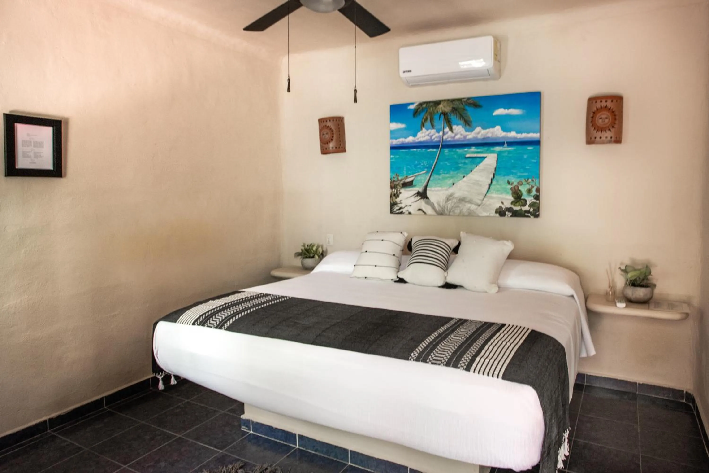 Photo of the whole room, Bed in Hotel Macondo Holbox