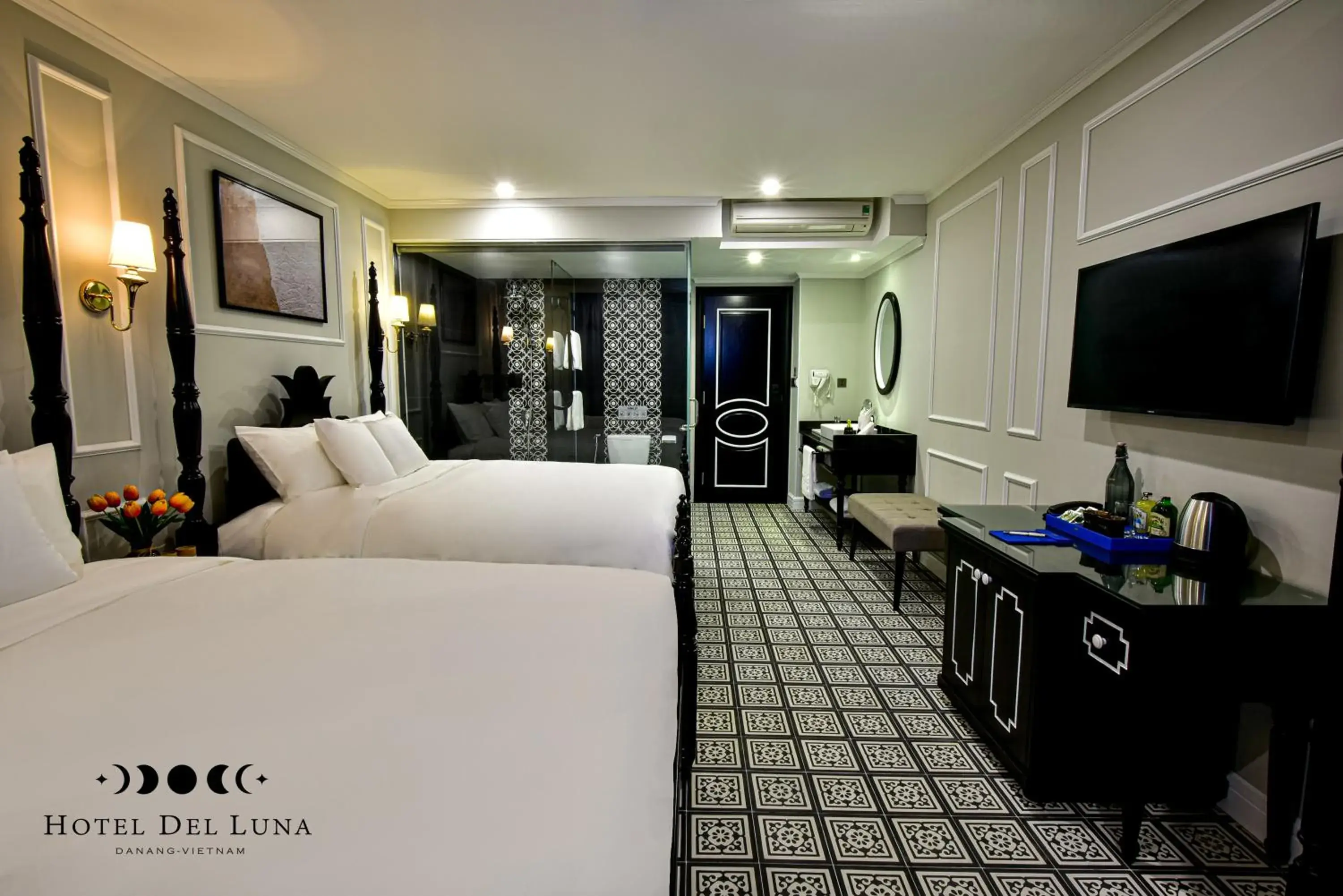 Deluxe Twin Room with Balcony and City View in Hotel Del Luna Boutique Deluxe Twin Room with Balcony and City View in Hotel Del Luna Boutique