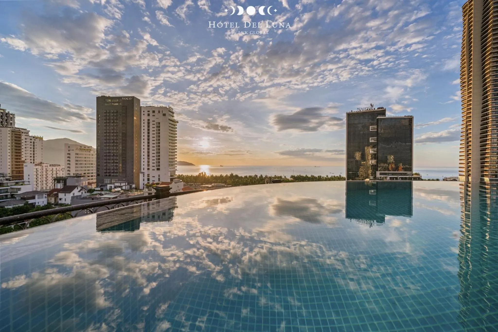 Swimming pool in Hotel Del Luna Boutique