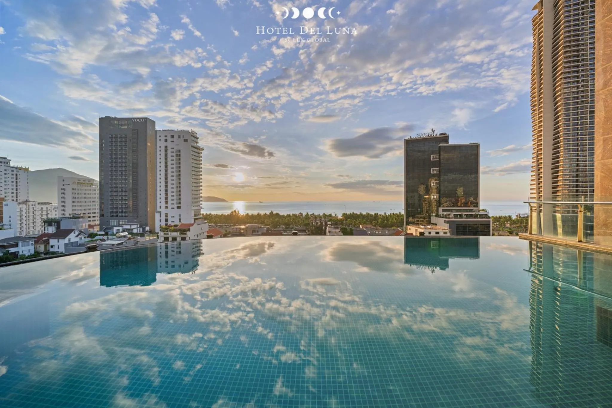 Swimming pool in Hotel Del Luna Boutique