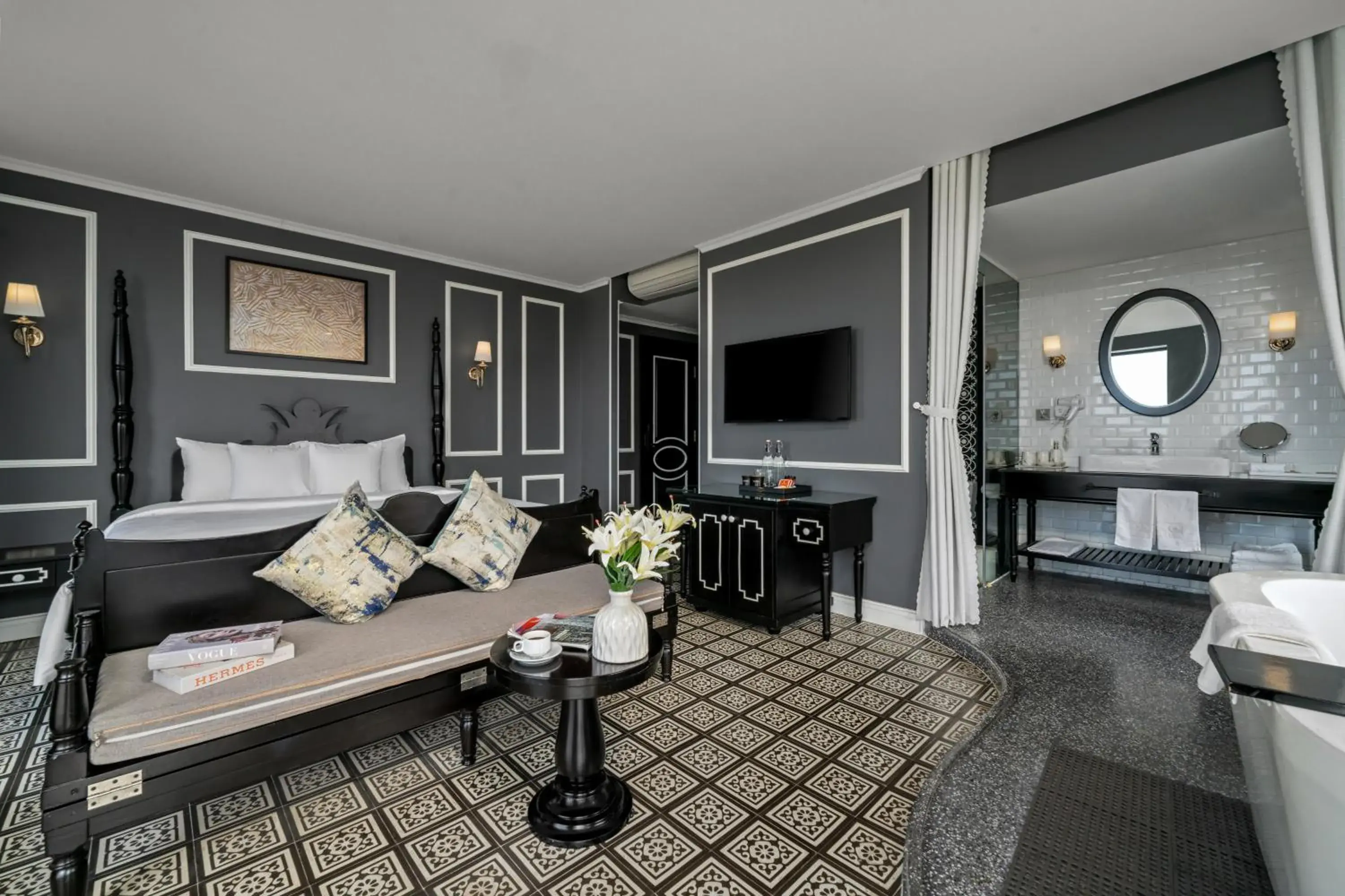 Panoramic Junior Suite with Balcony and City View in Hotel Del Luna Boutique Panoramic Junior Suite with Balcony and City View in Hotel Del Luna Boutique