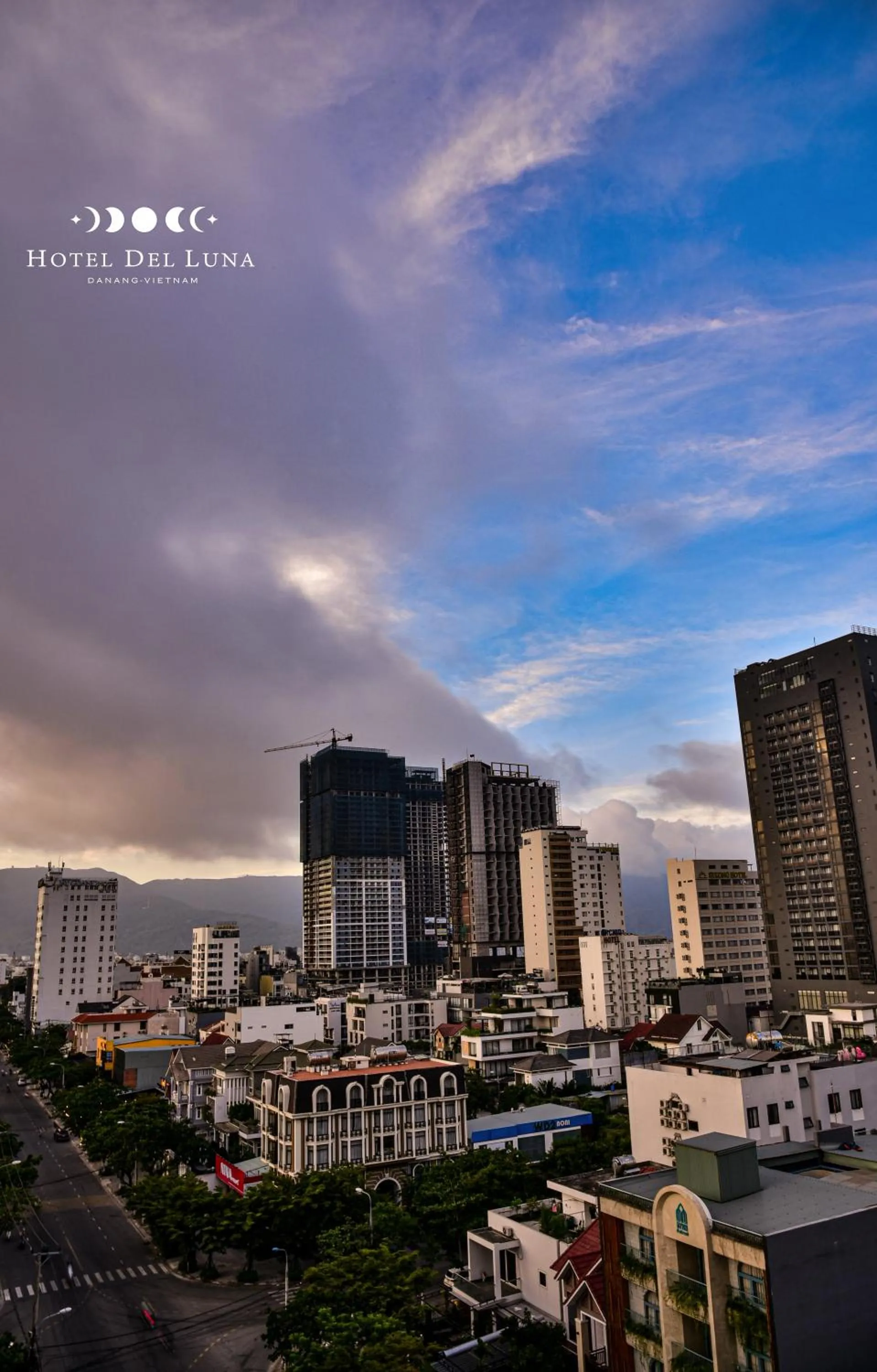 Quiet street view in Hotel Del Luna Boutique