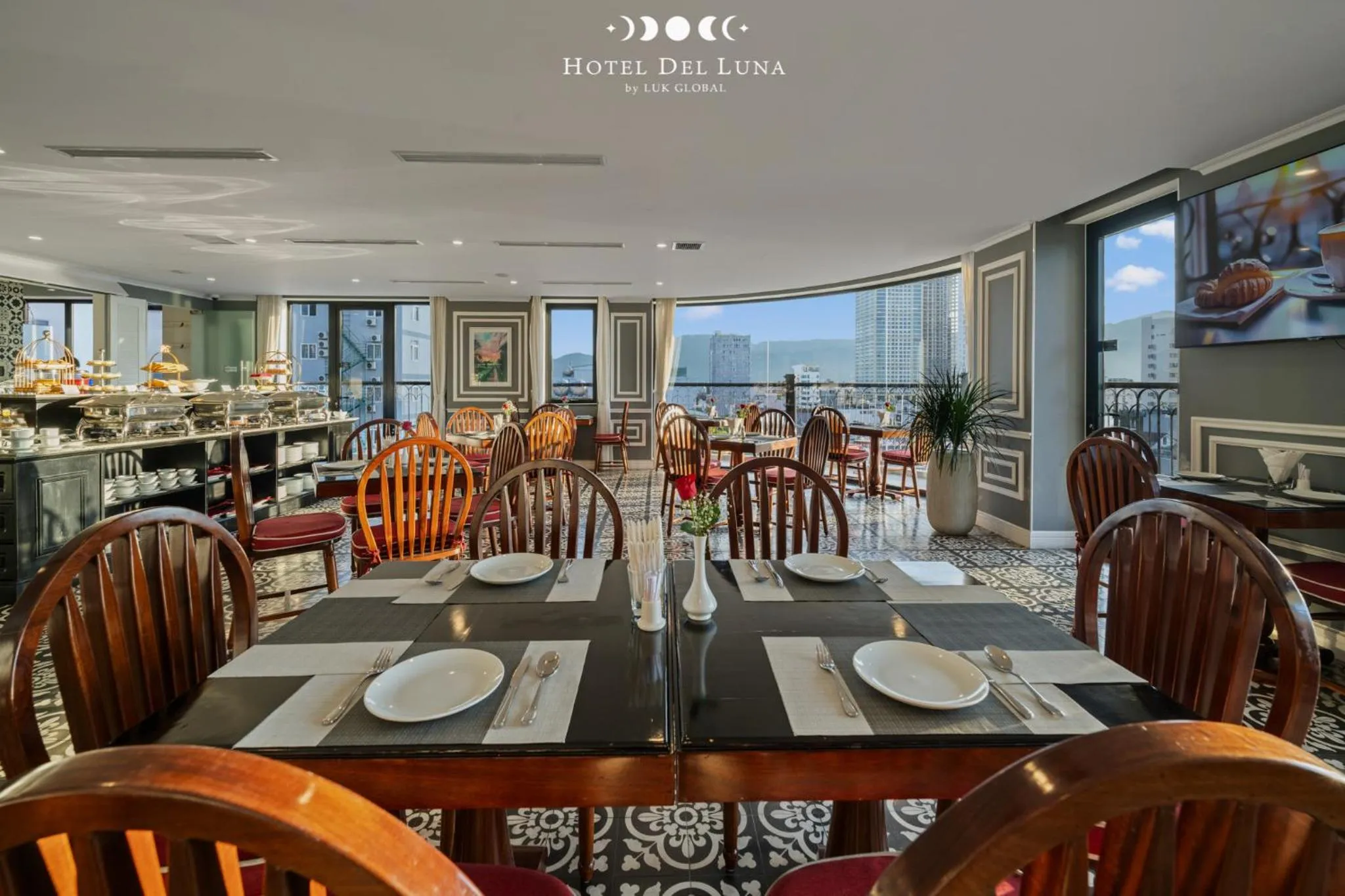 Restaurant/places to eat in Hotel Del Luna Boutique