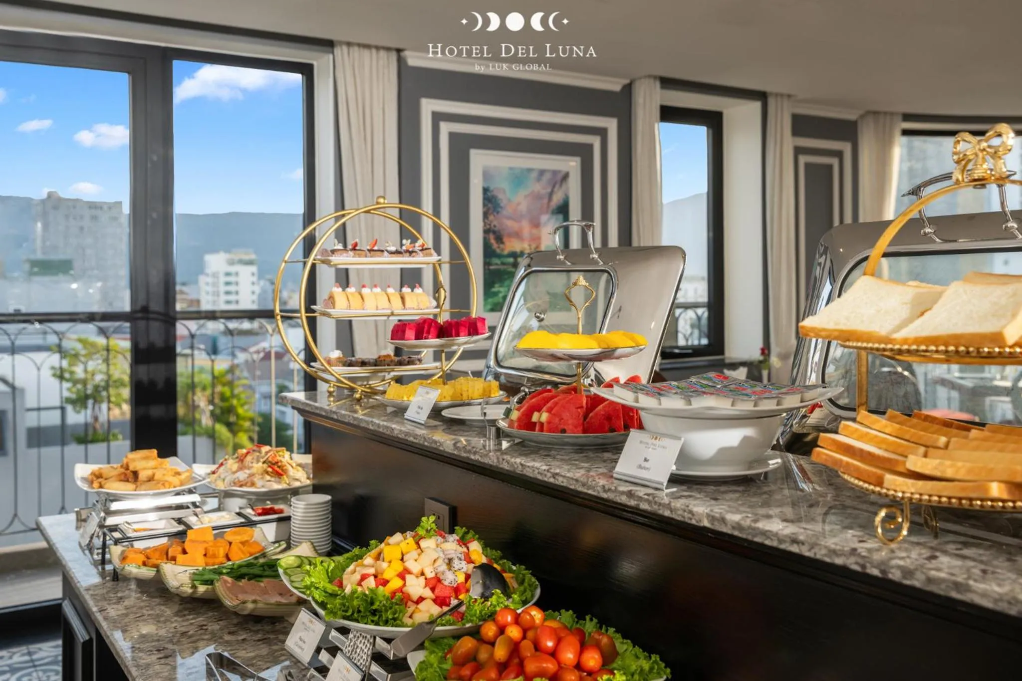 Restaurant/places to eat in Hotel Del Luna Boutique