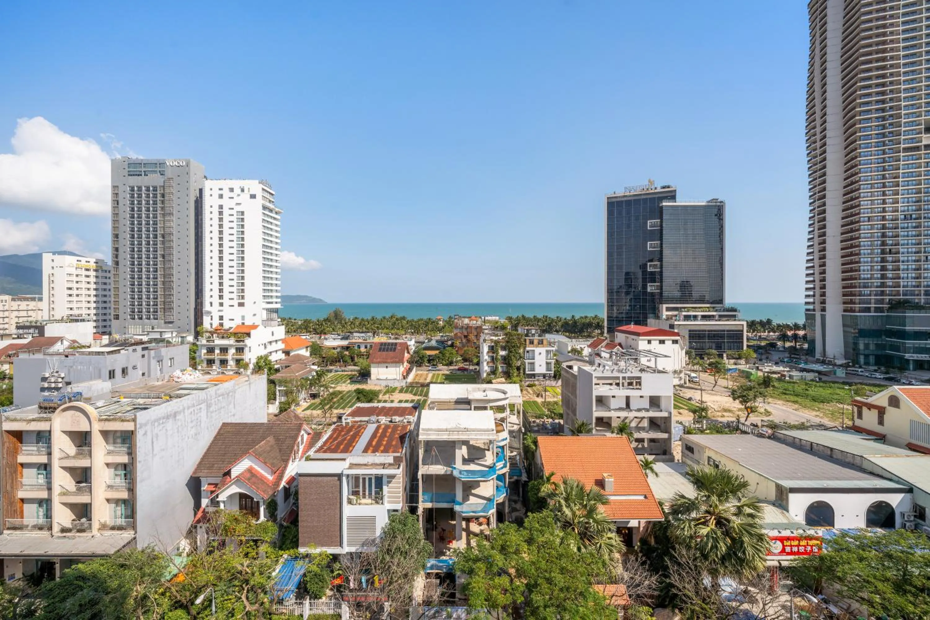 Restaurant/places to eat in Hotel Del Luna Boutique