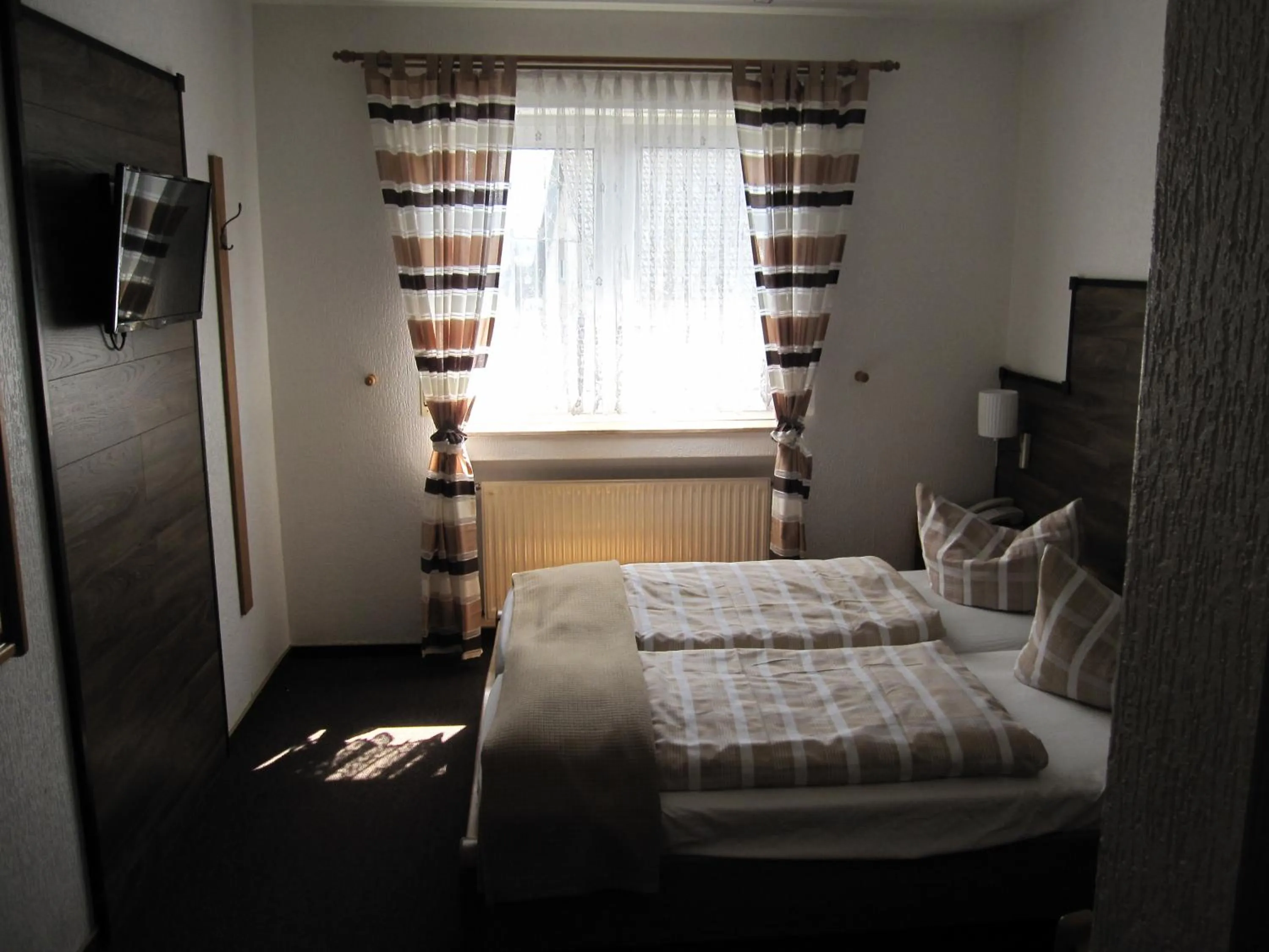 Photo of the whole room, Bed in Hotel Nußknacker