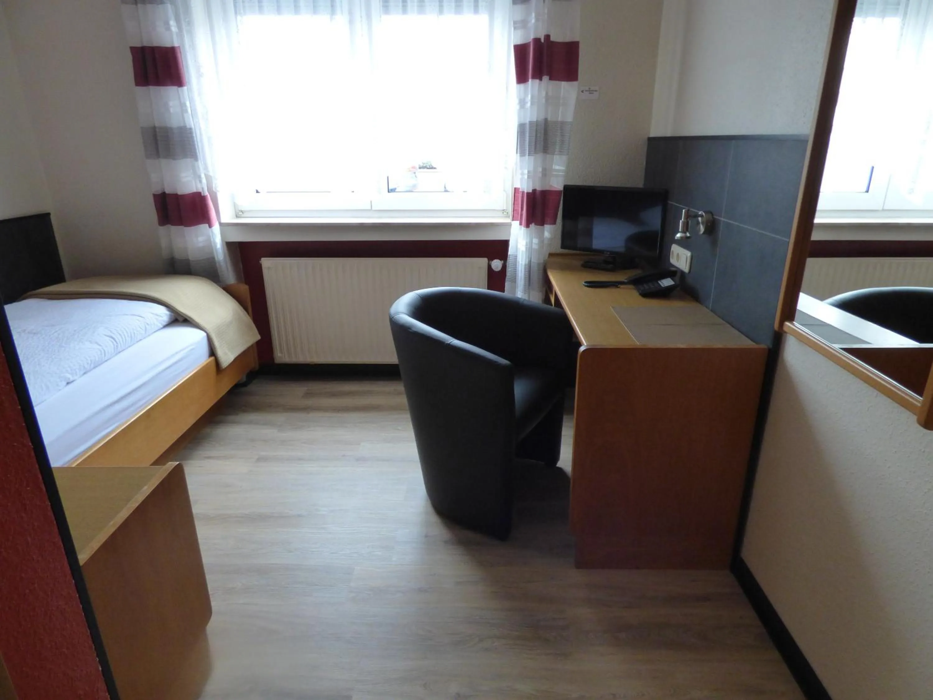 Photo of the whole room, Bed in Hotel Nußknacker