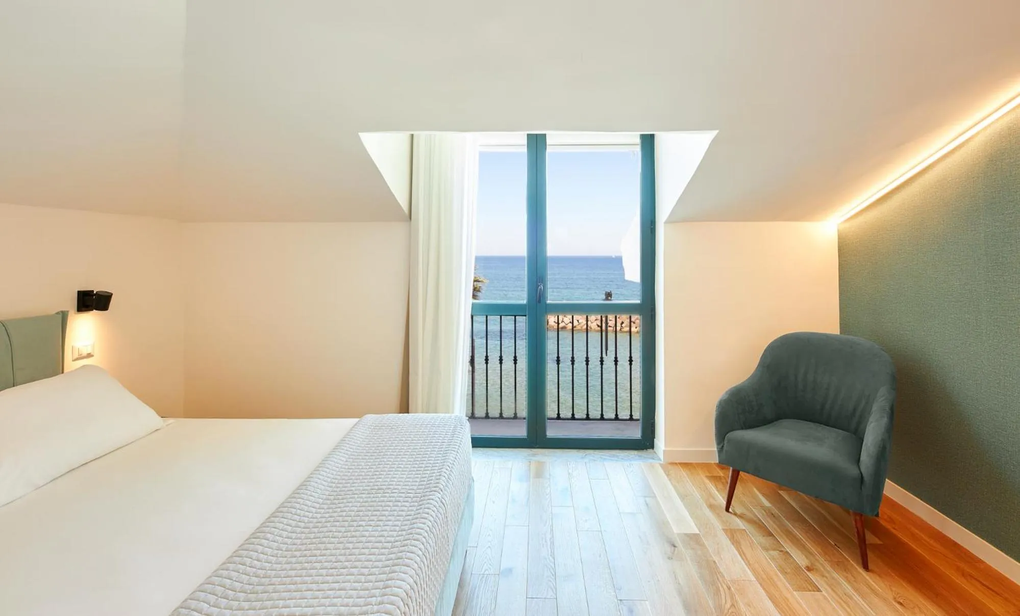 Bed in Villa Rosa Residence