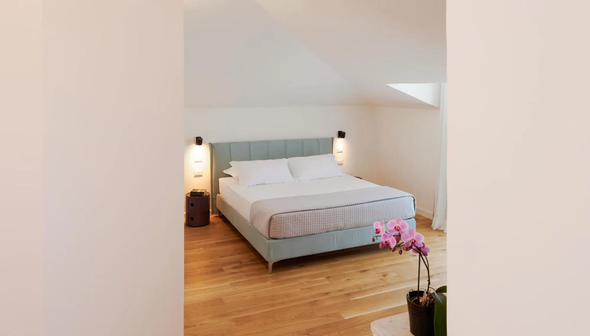 Bed in Villa Rosa Residence