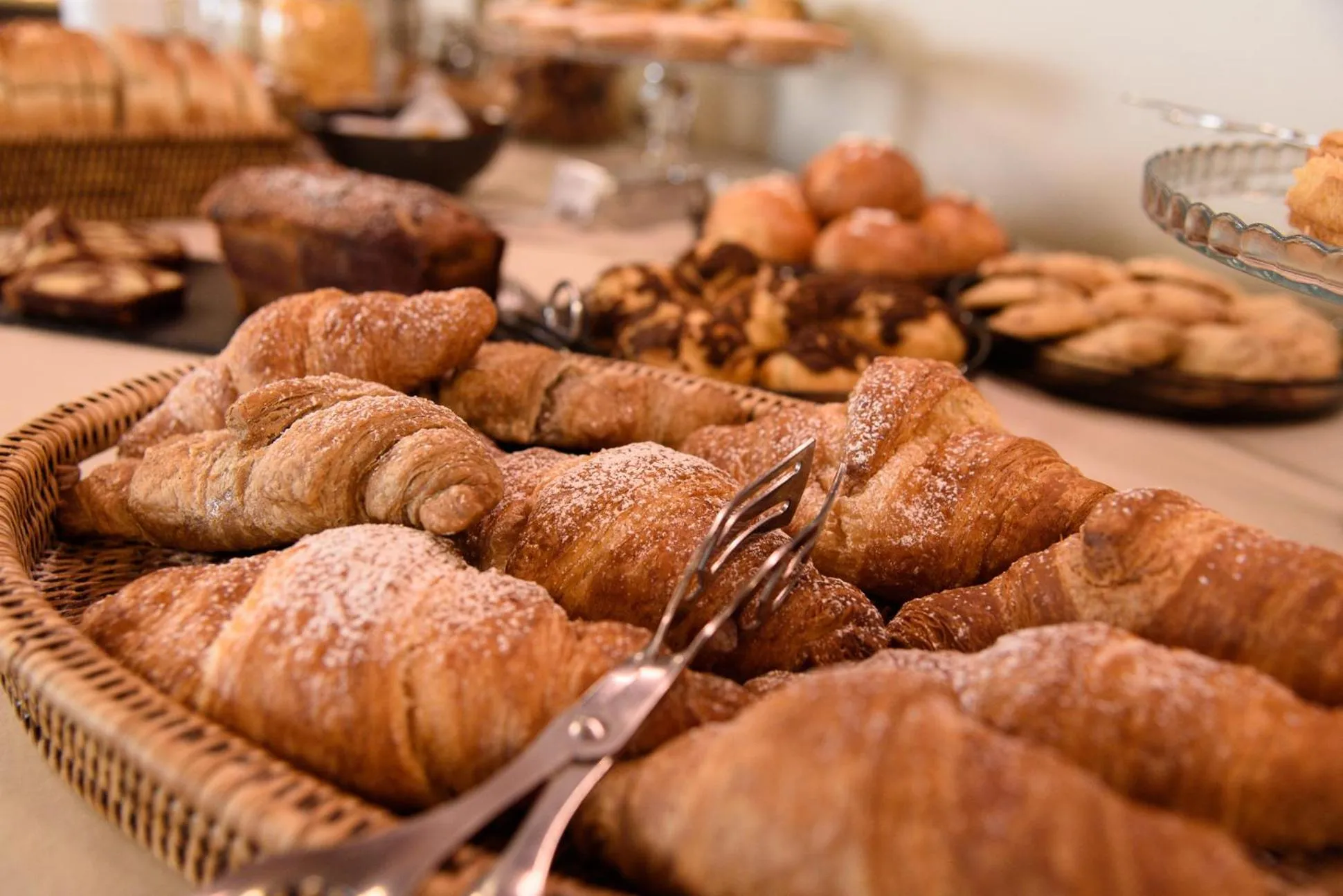 Buffet breakfast in Hotel Zenit