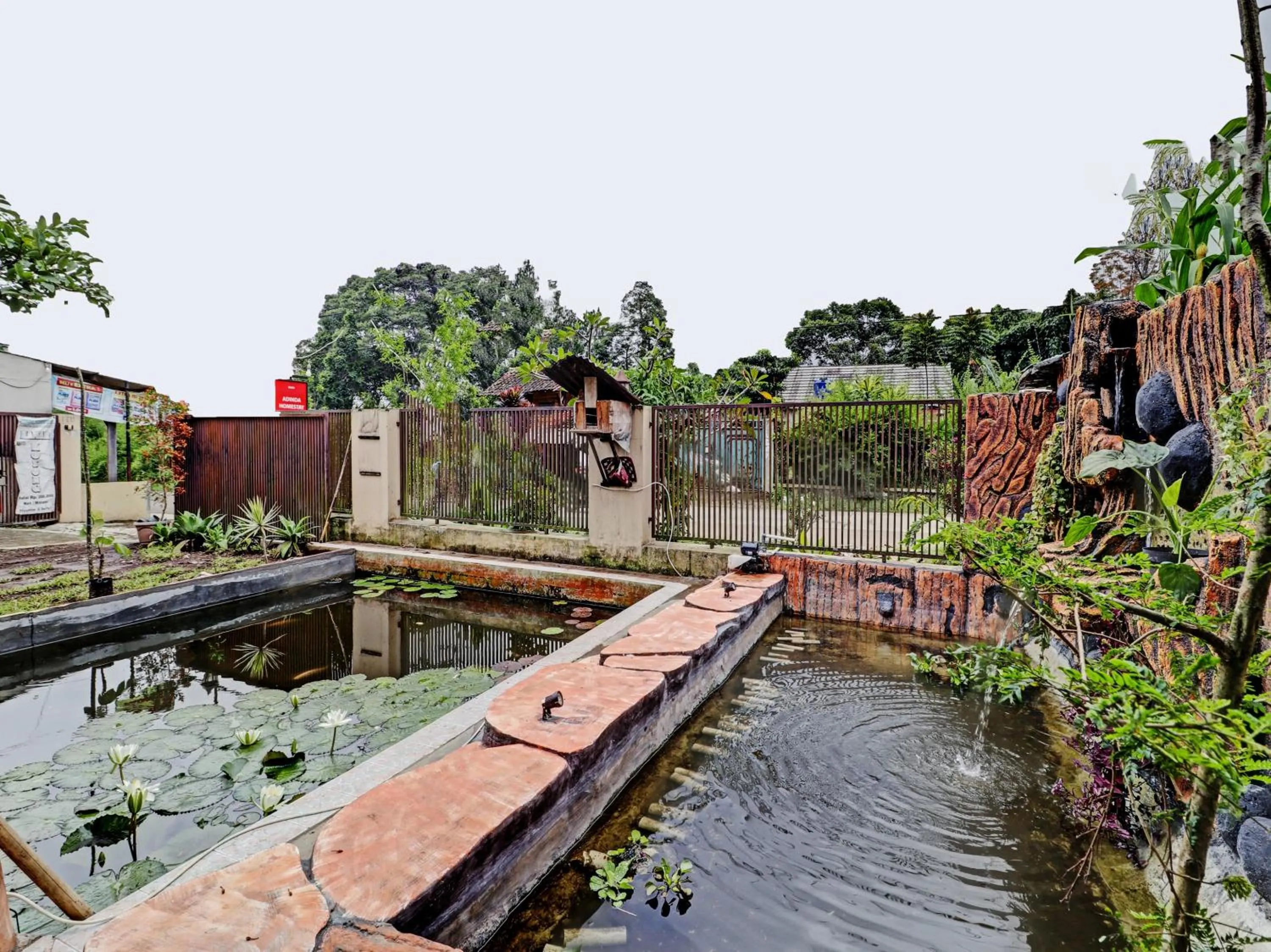 Garden in OYO 90454 Adinda Homestay Cibodas Lembang