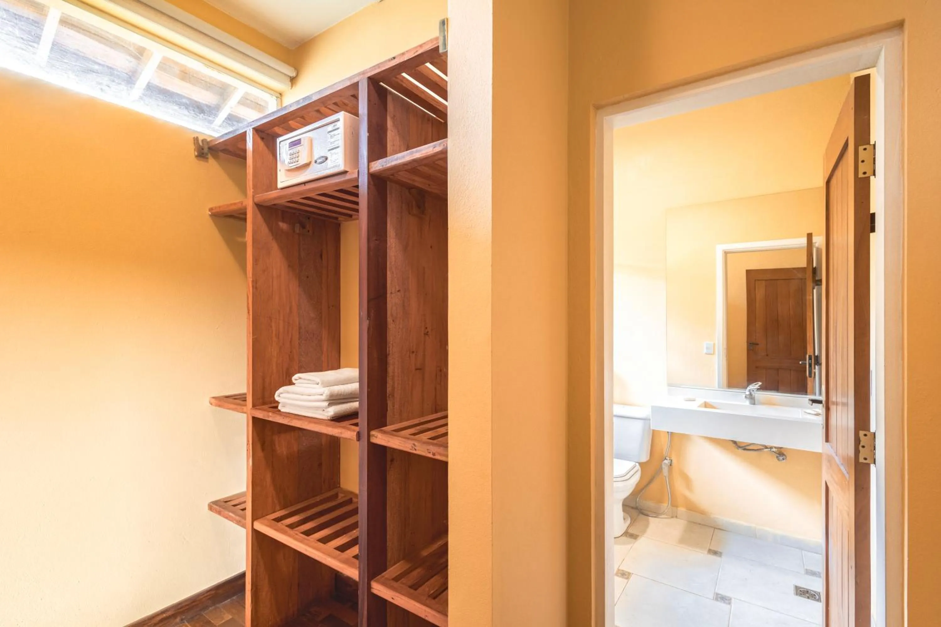 wardrobe in Hotel Fazenda Morros Verdes Ecolodge