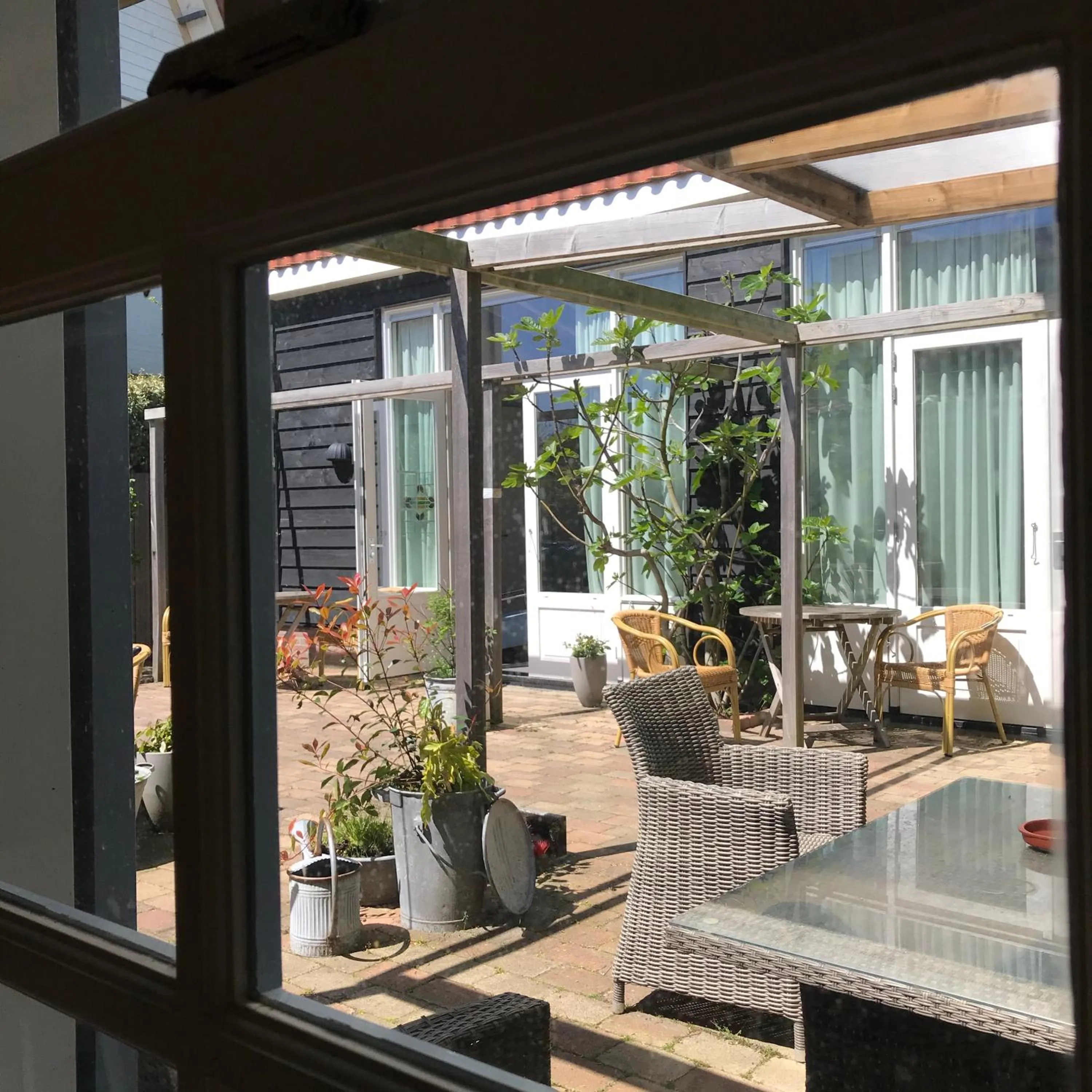 Garden view in B&B Zee van Tijd Domburg