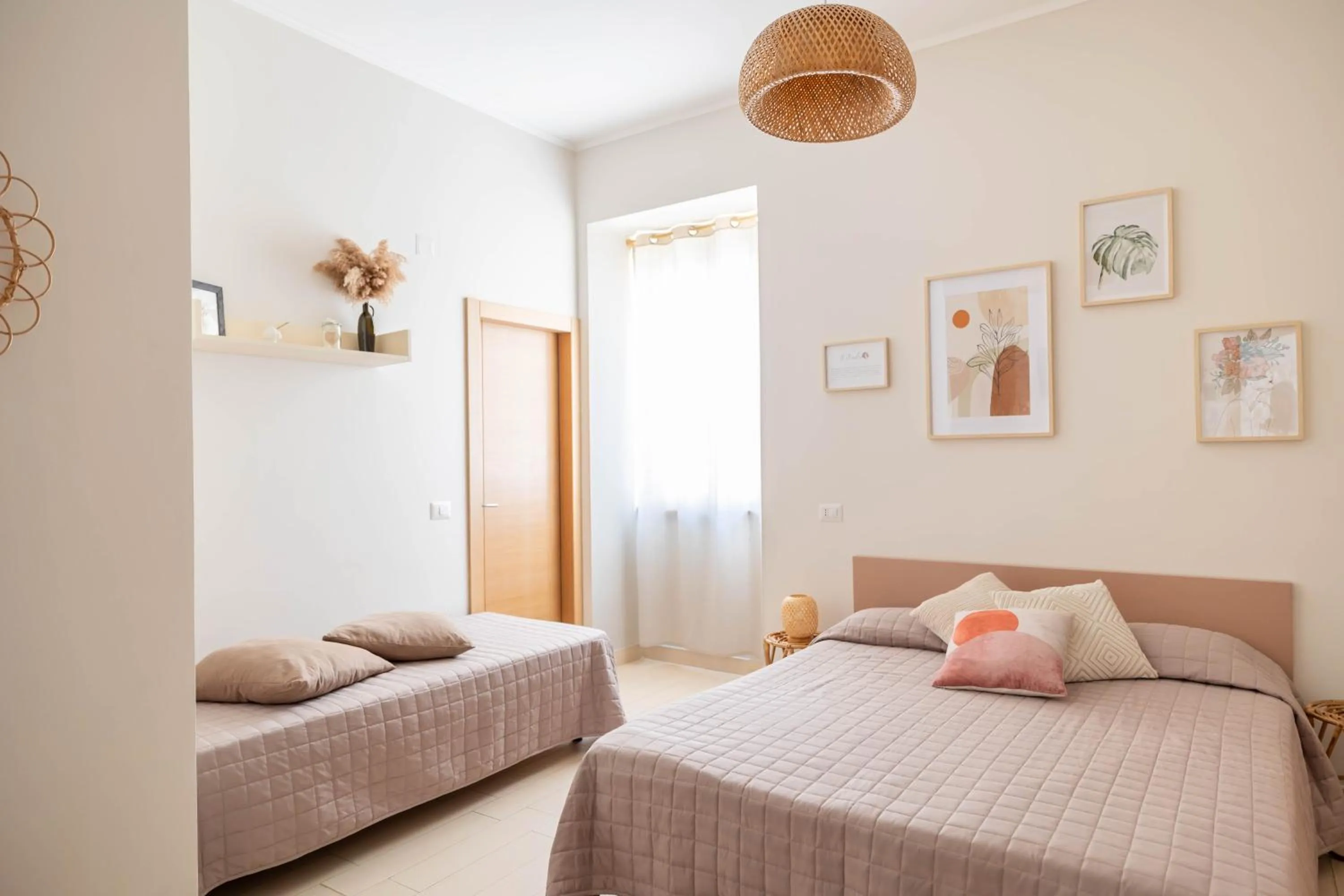 Photo of the whole room, Bed in Viesthouse B&B