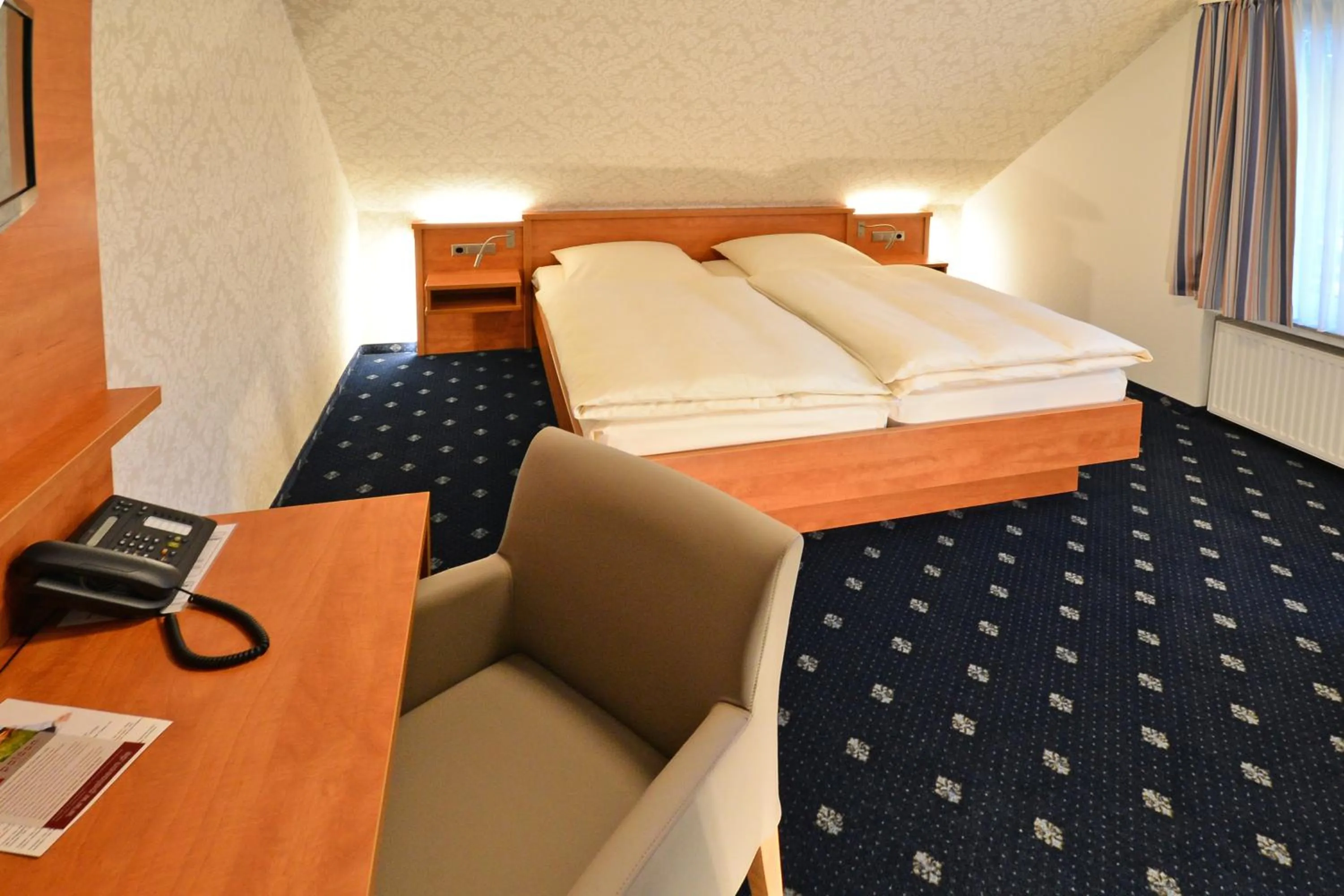 Bed in Landgasthaus & Hotel Lindenhof