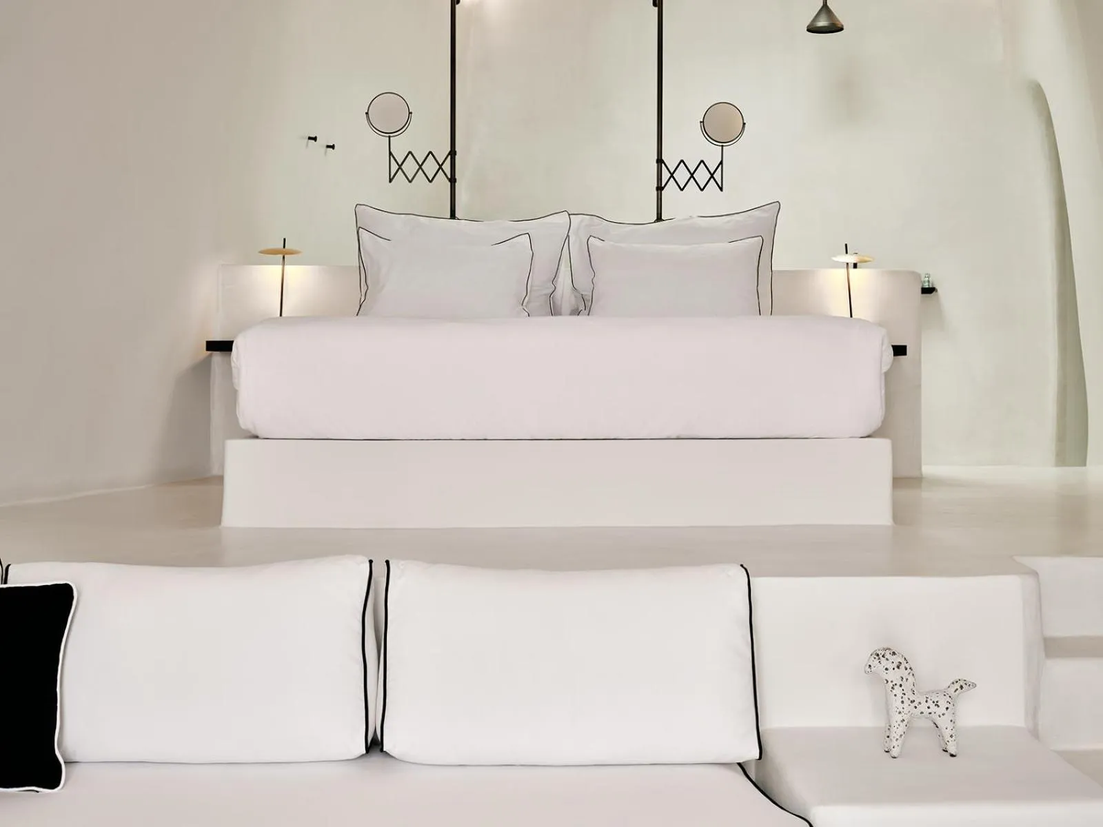 Seating area, Bed in Abyss Santorini