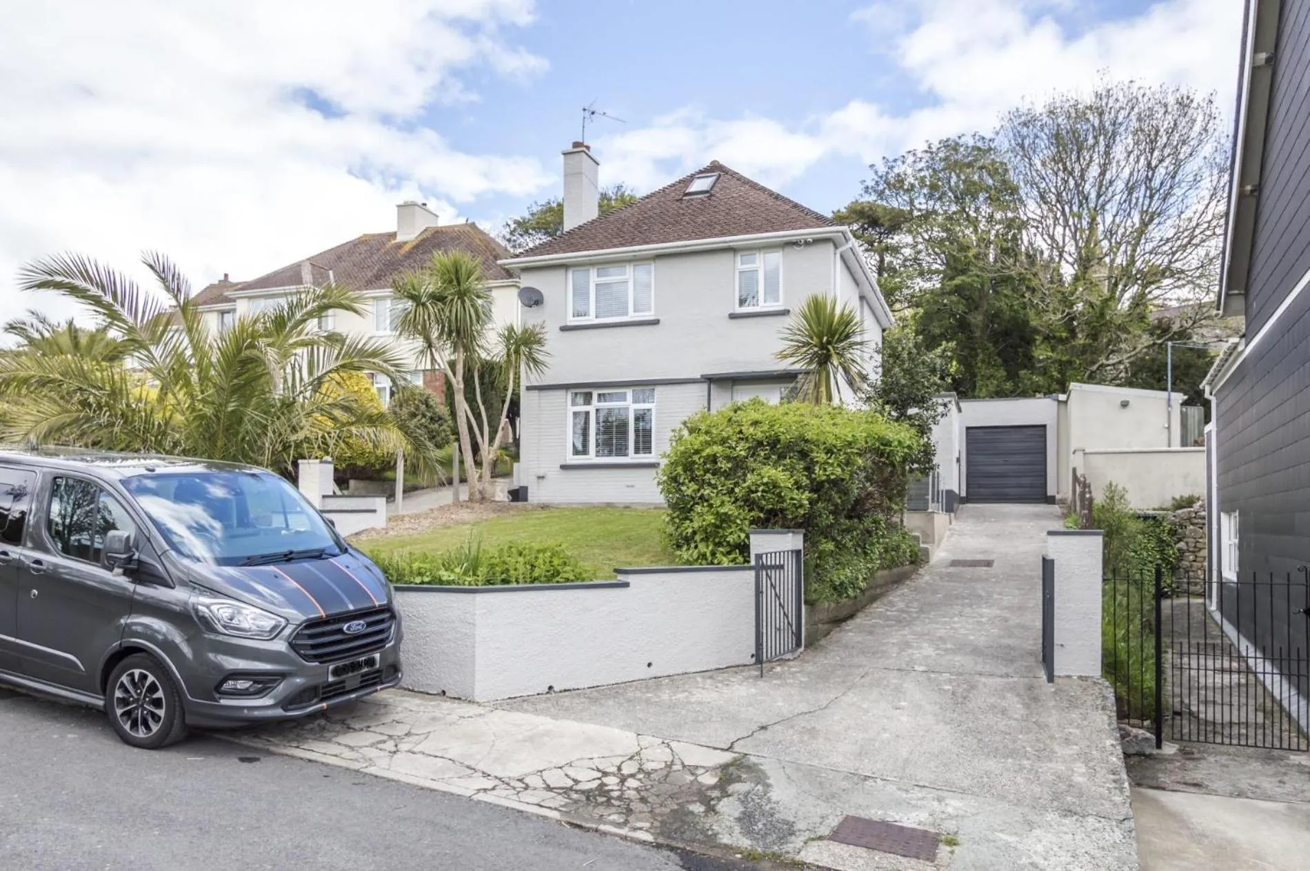 Mayfield House - 4 Bedroom House - Tenby