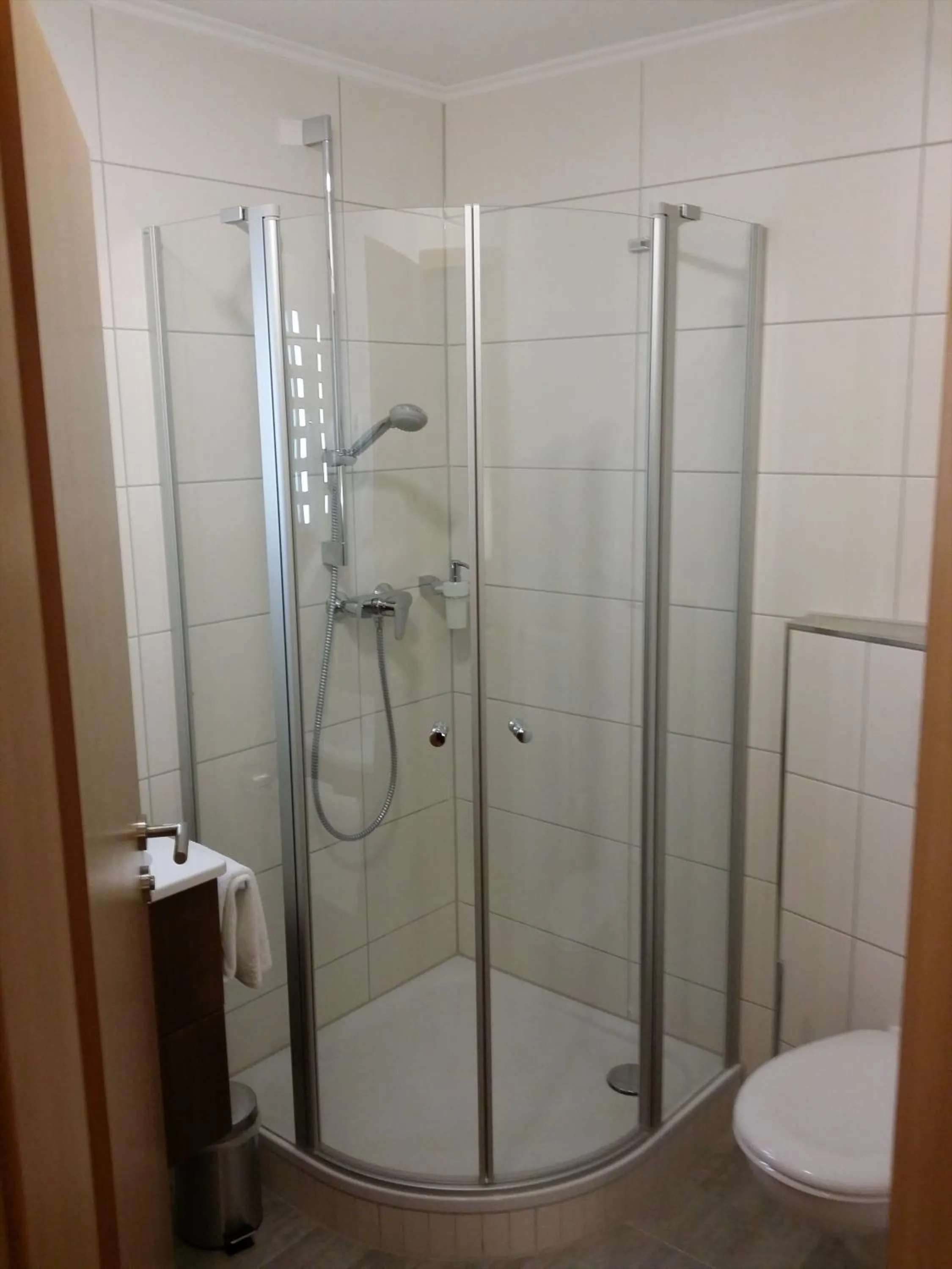 Shower in Hotel Rheinkrone
