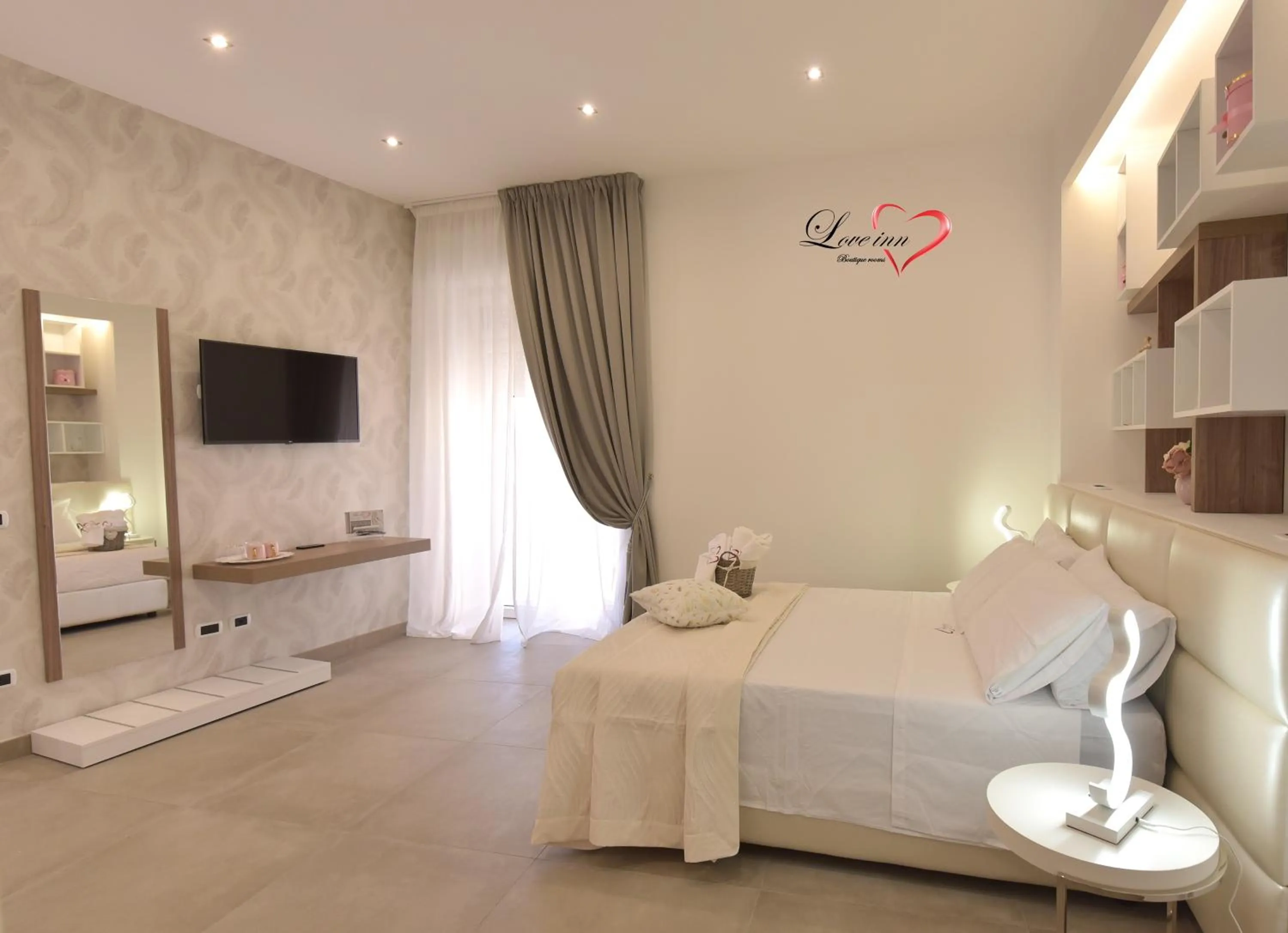 TV and multimedia, Bed in Love inn