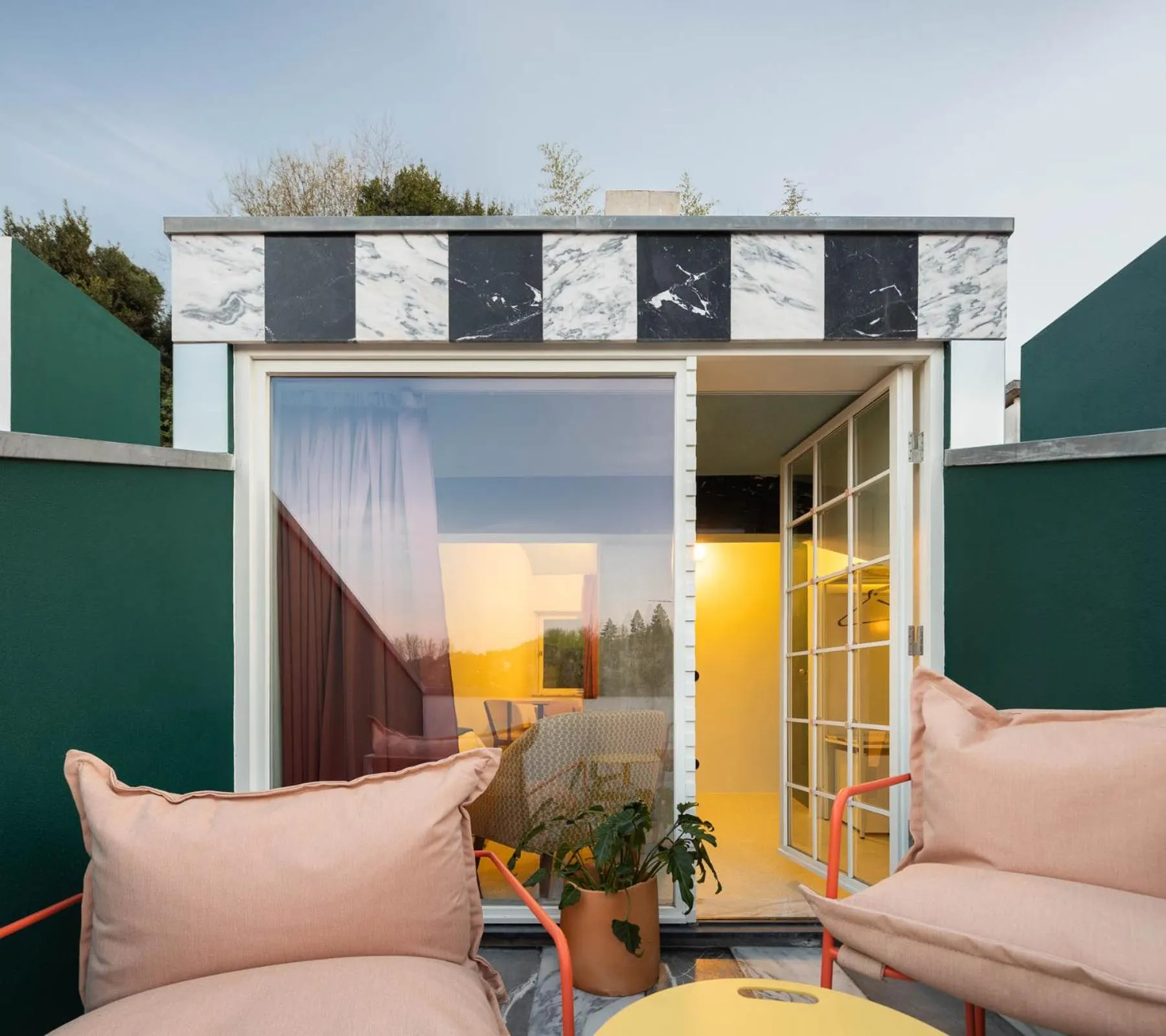 Patio in Covelo - The Original Rooms and Suites