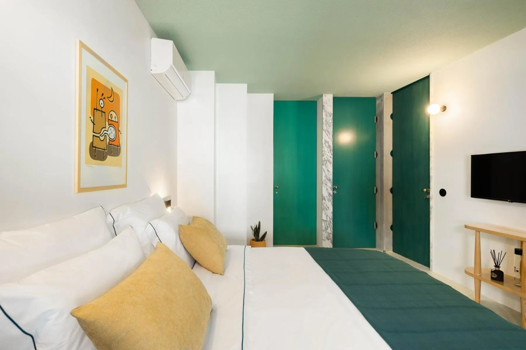 Bed in Covelo - The Original Rooms and Suites