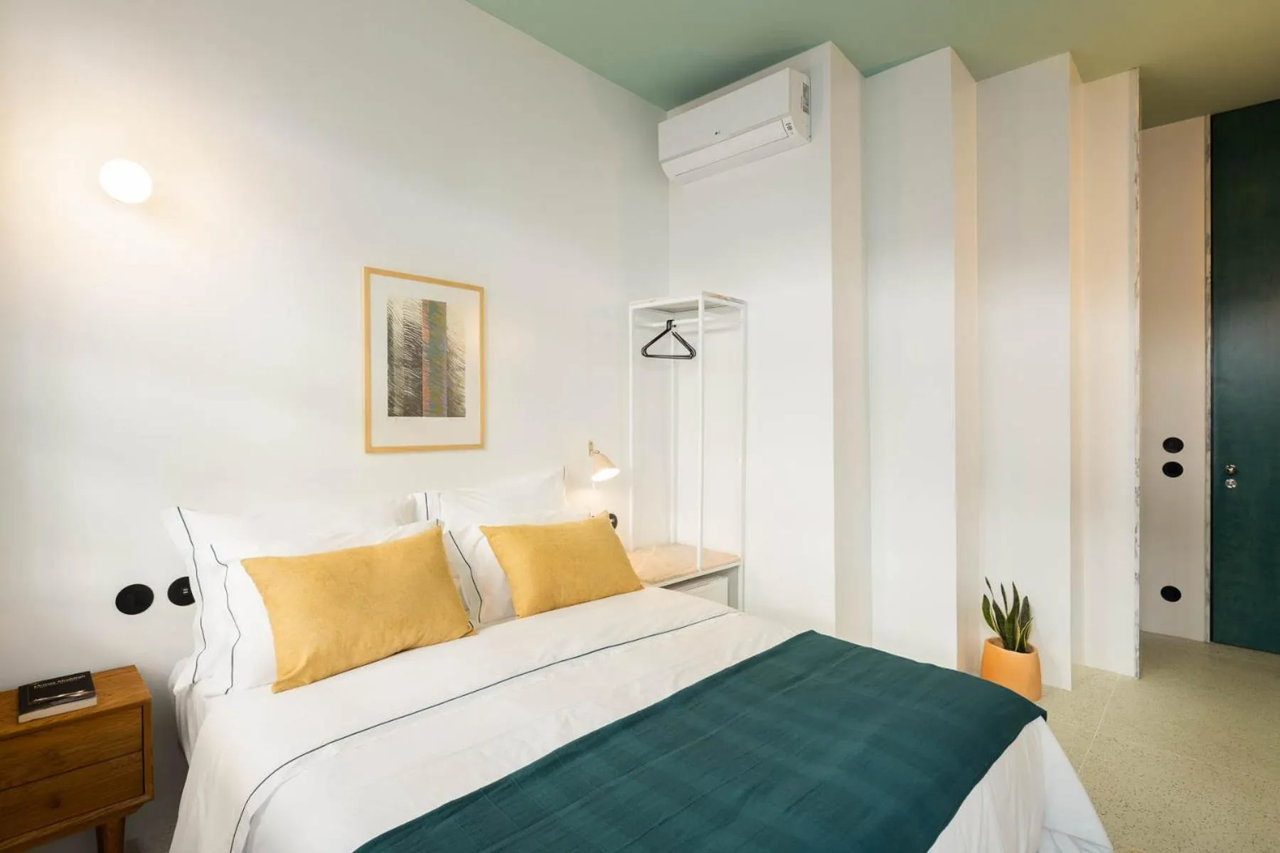 Bed in Covelo - The Original Rooms and Suites