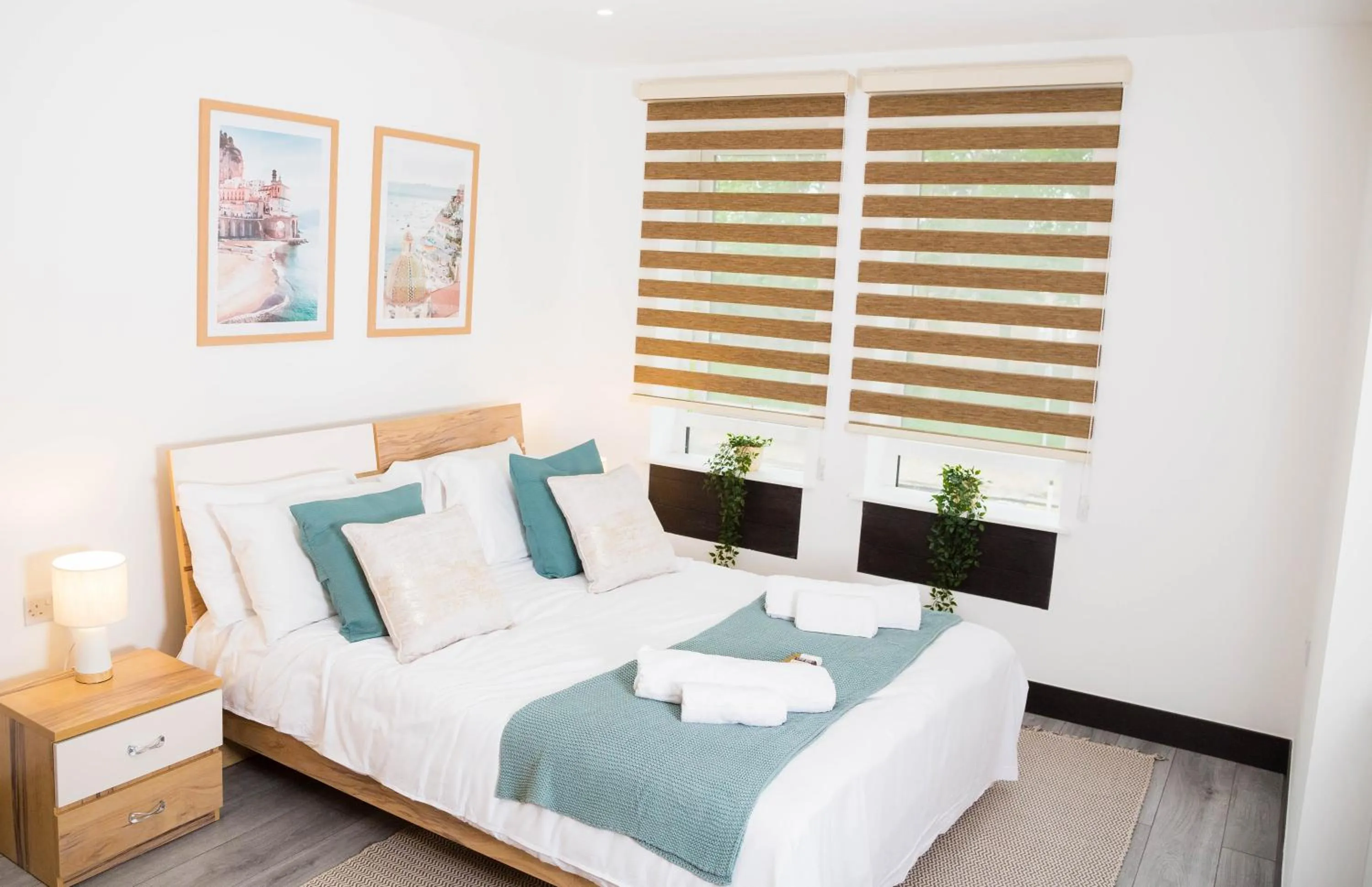 Bed in Manchester Apartments by BEVOLVE - Free Parking