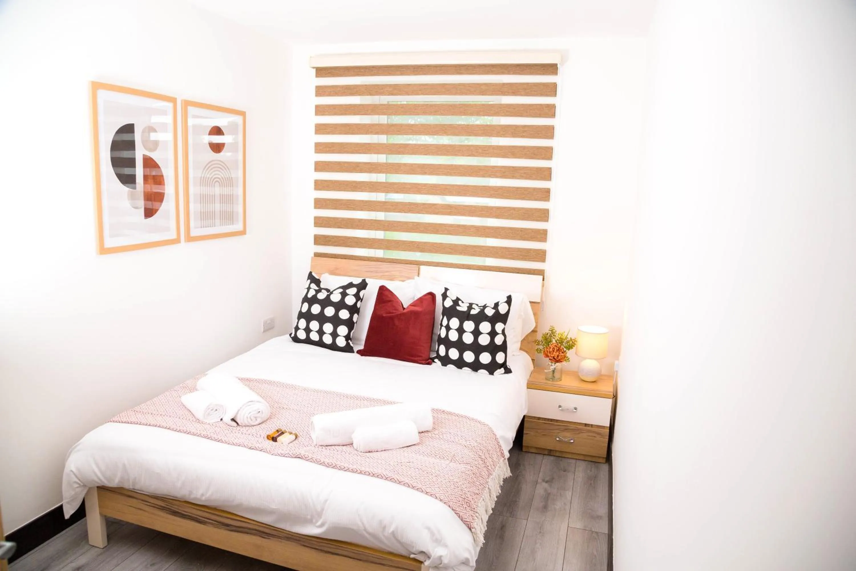 Bed in Manchester Apartments by BEVOLVE - Free Parking