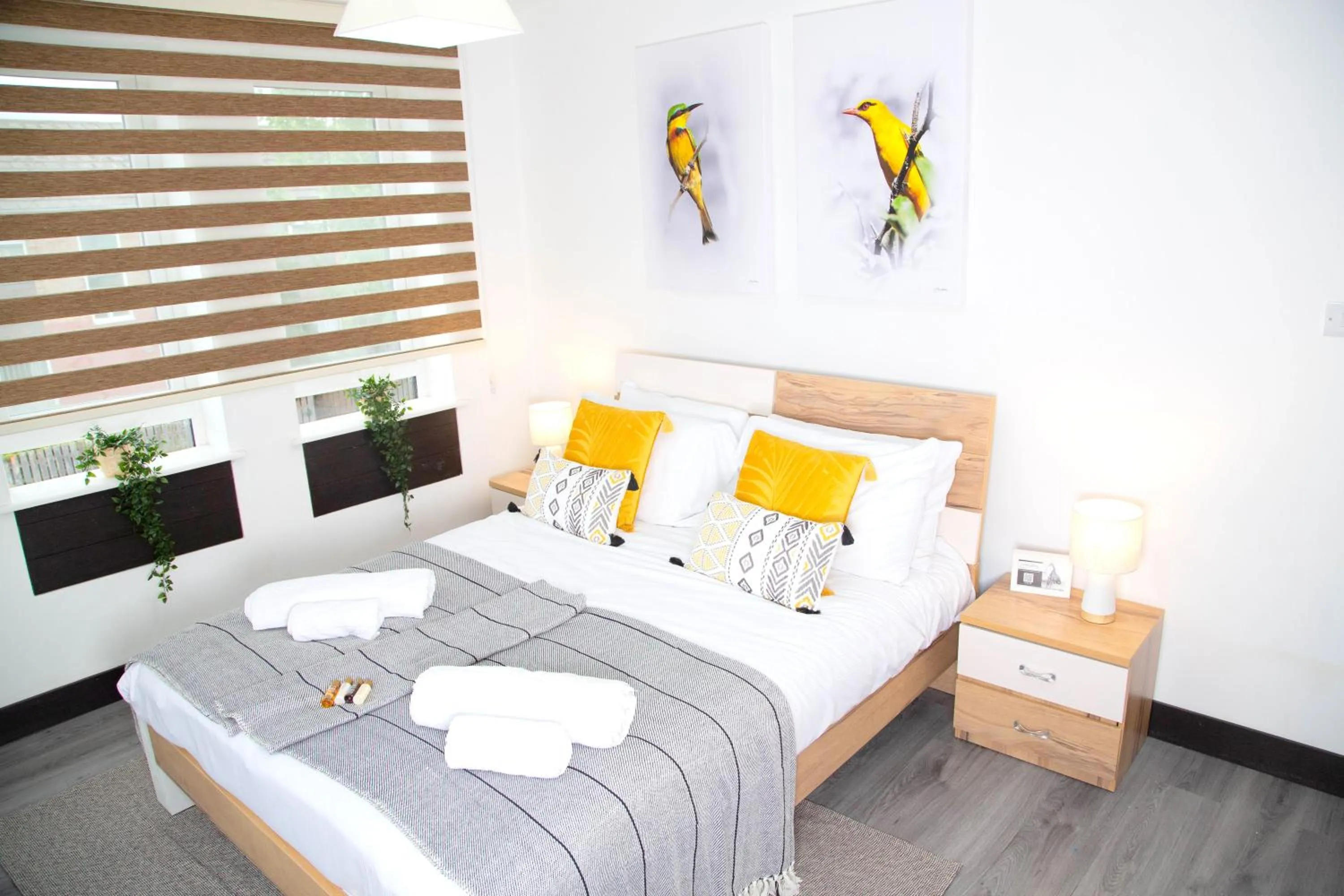 Bed in Manchester Apartments by BEVOLVE - Free Parking