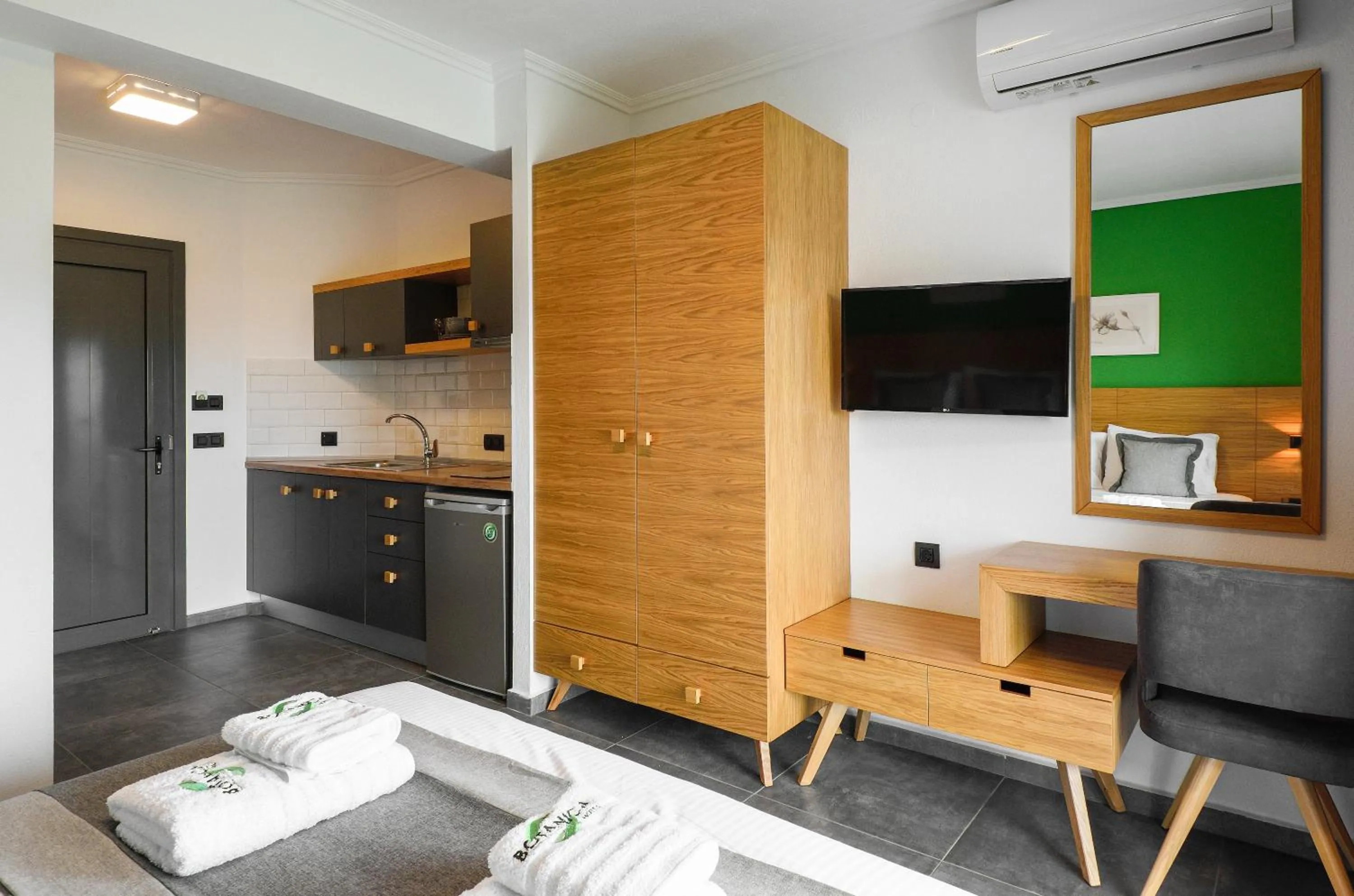 Botanica Luxury Suites