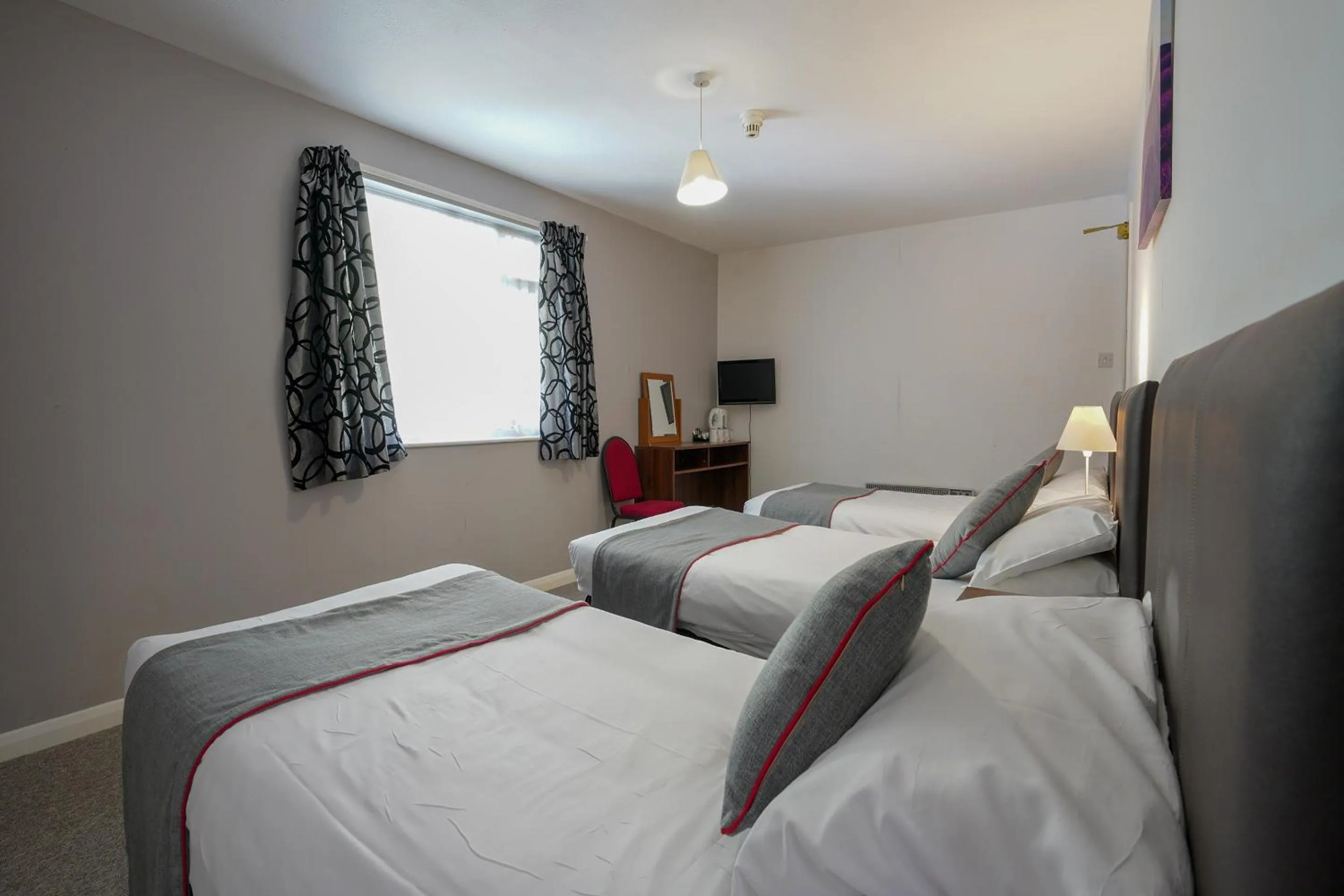 Bedroom, Bed in OYO Shanklin Beach Hotel