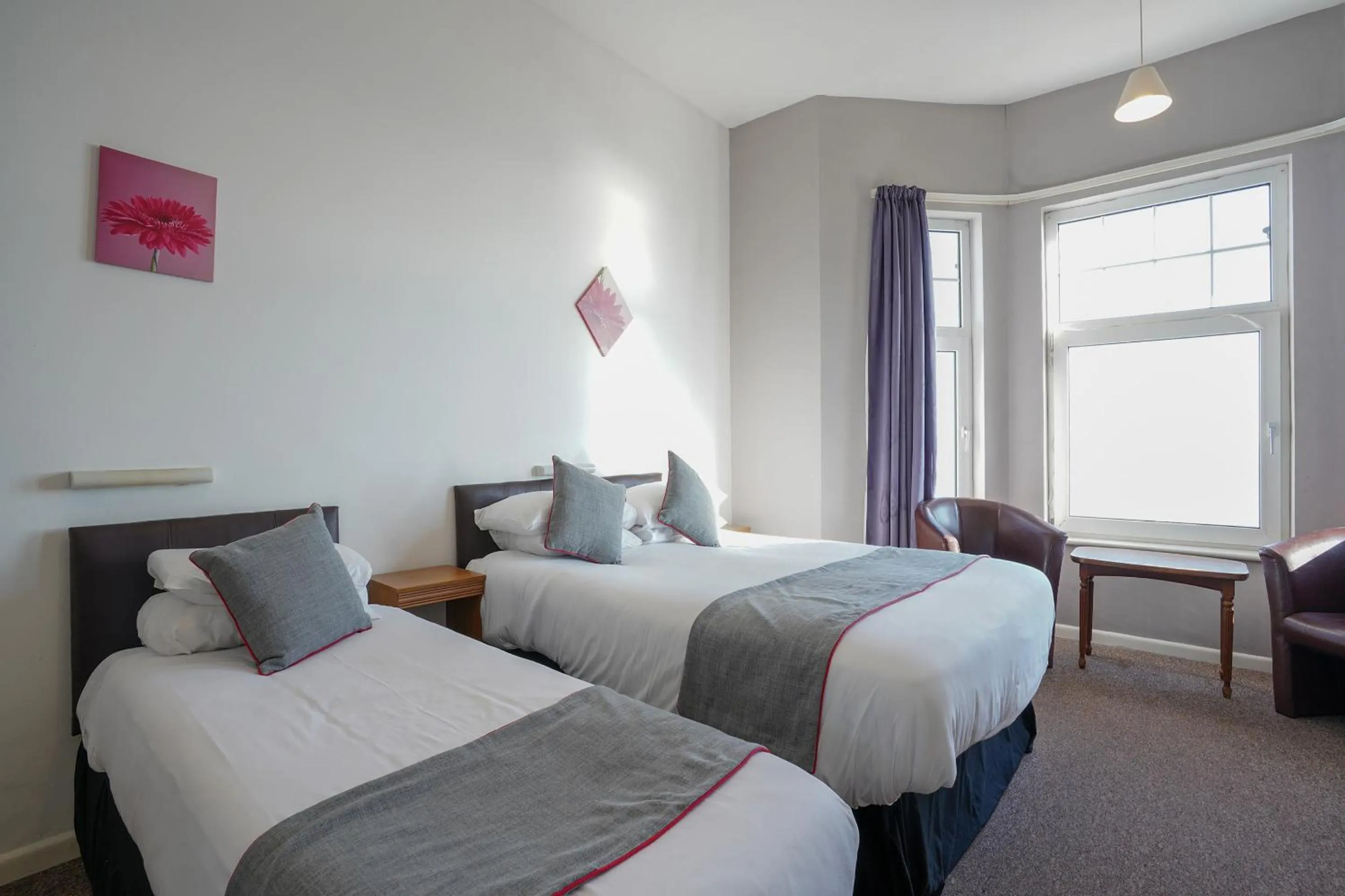 Bedroom, Bed in OYO Shanklin Beach Hotel