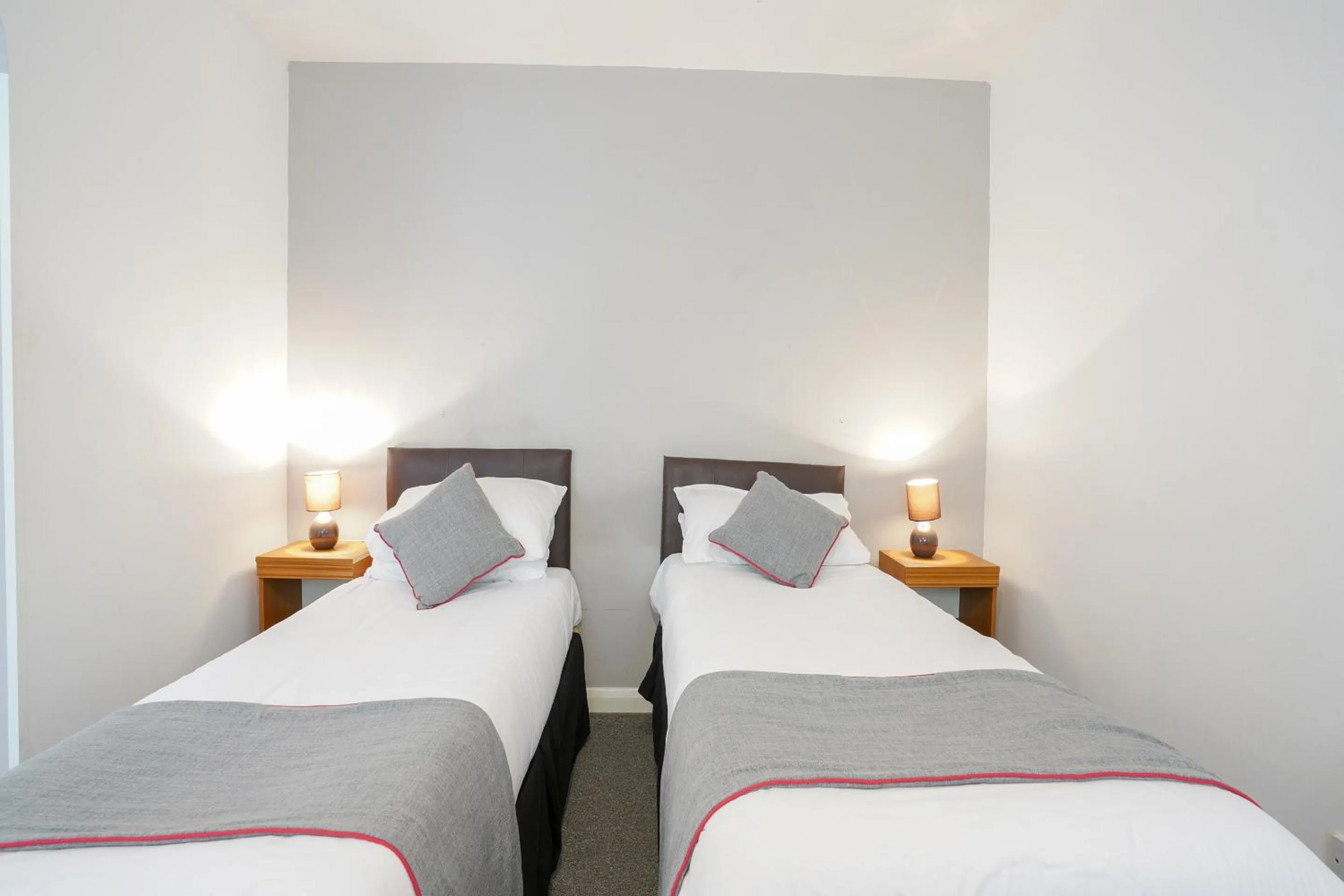 Bedroom, Bed in OYO Shanklin Beach Hotel