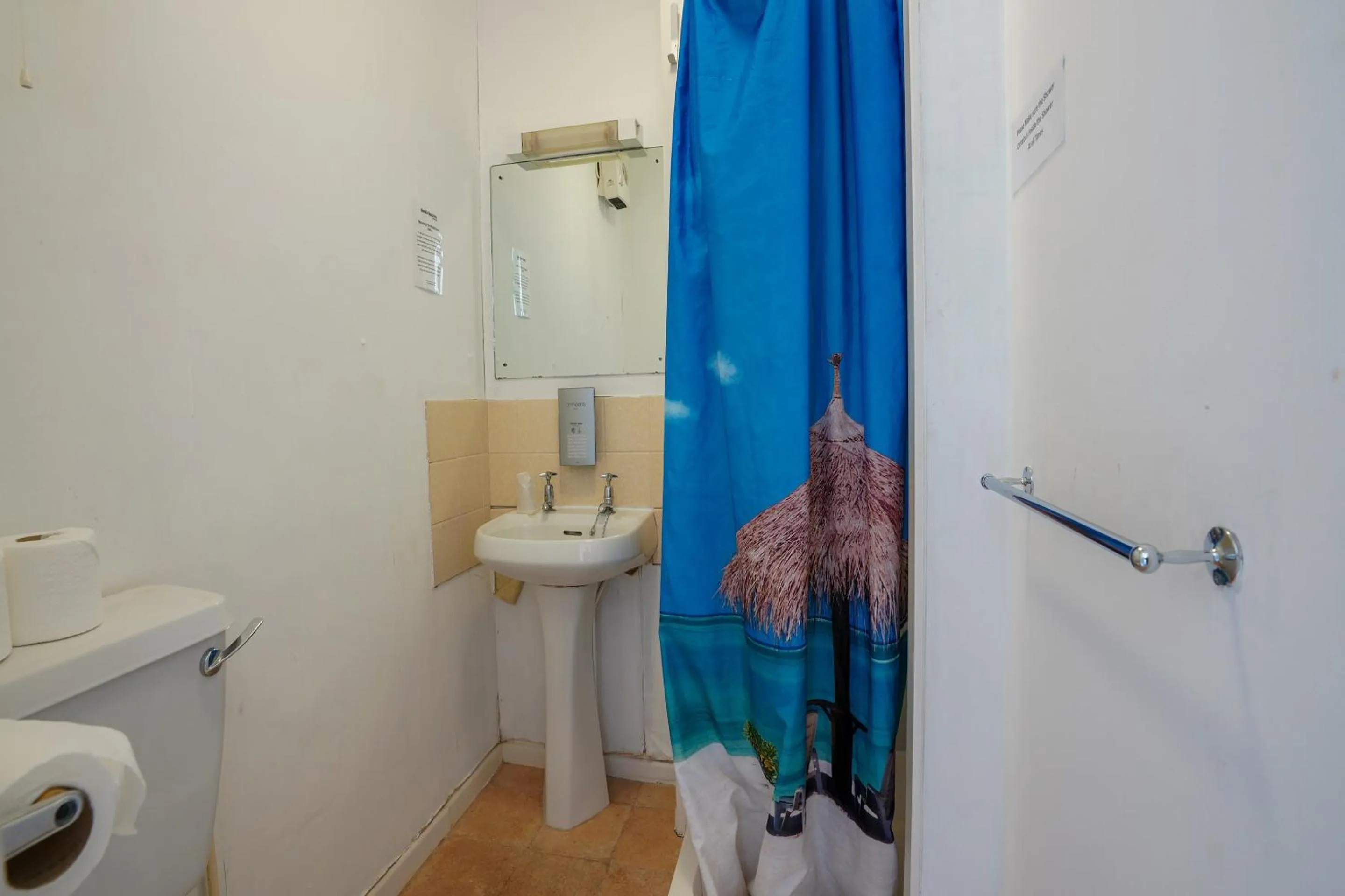 Bathroom in OYO Shanklin Beach Hotel