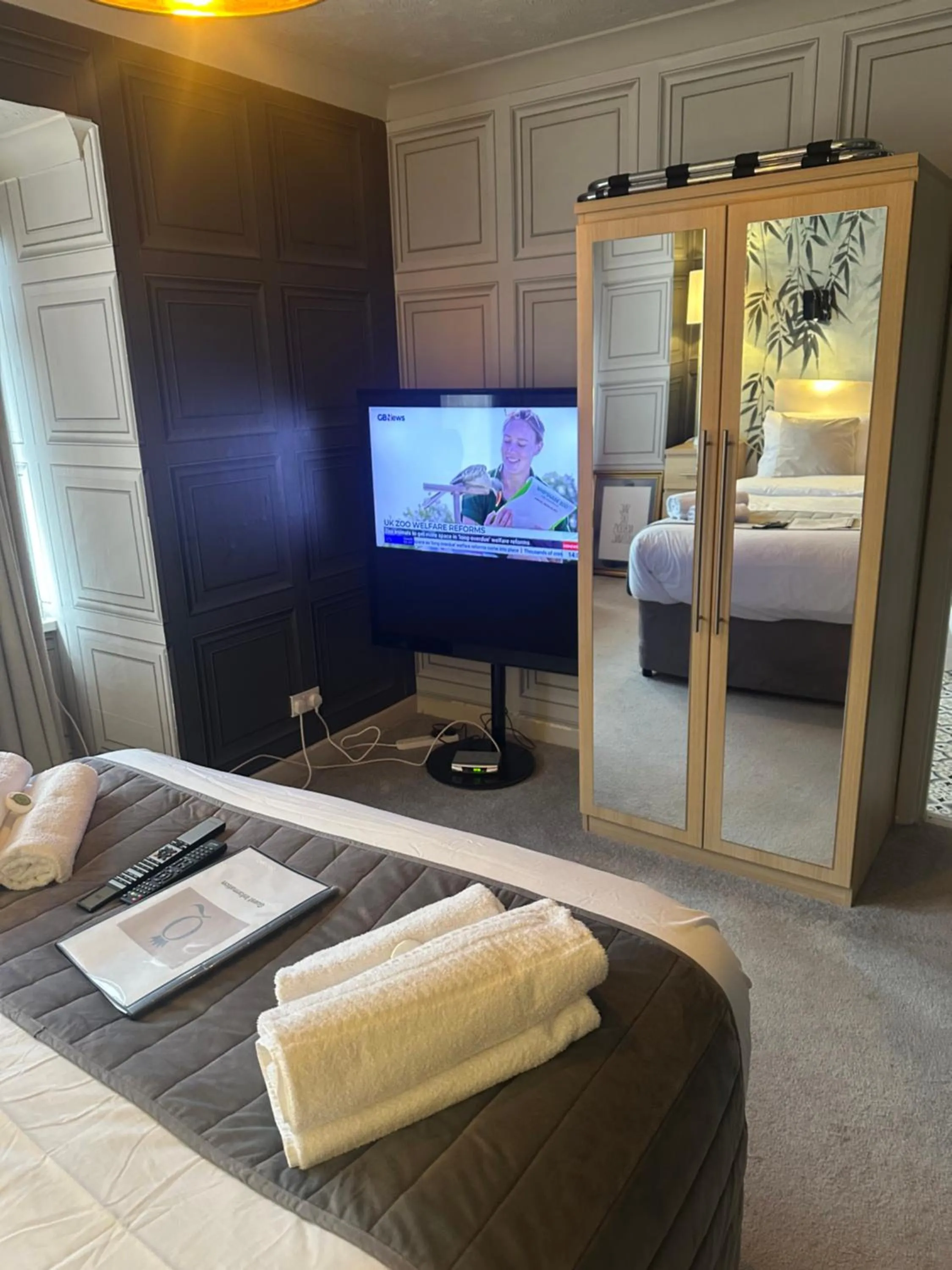 Bedroom, Bed in The Q Hotel