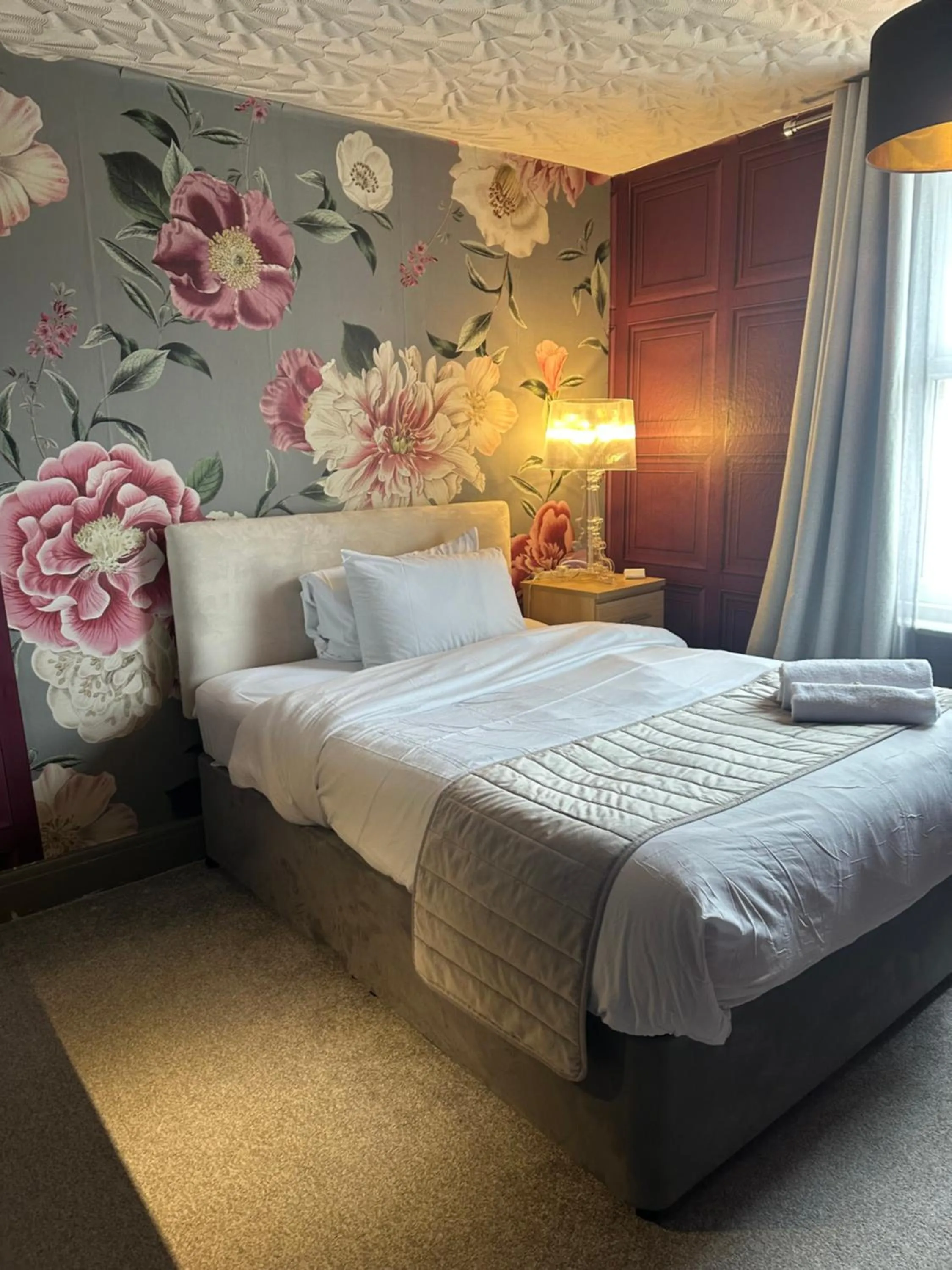 Bedroom, Bed in The Q Hotel