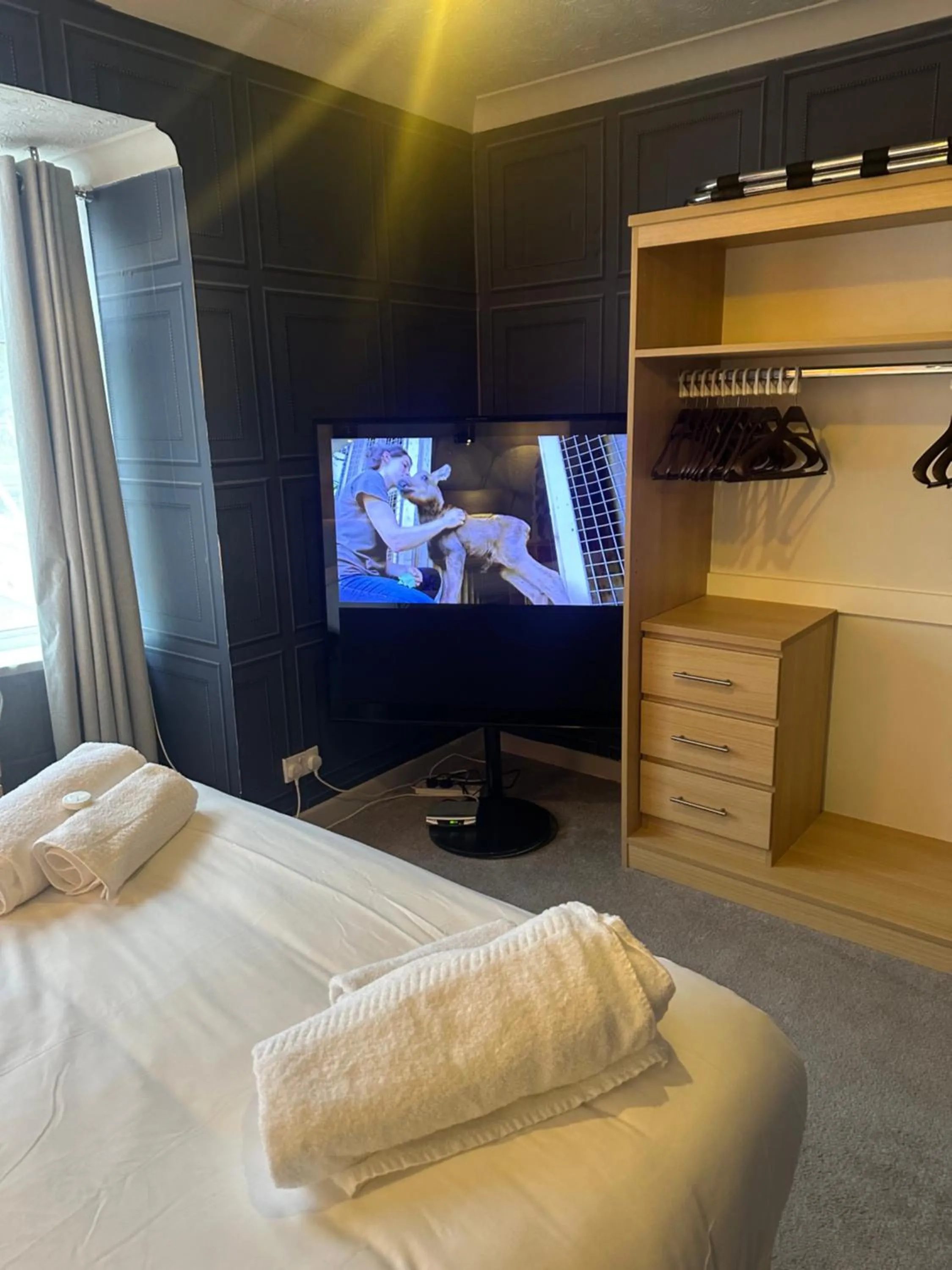 Bedroom, Bed in The Q Hotel