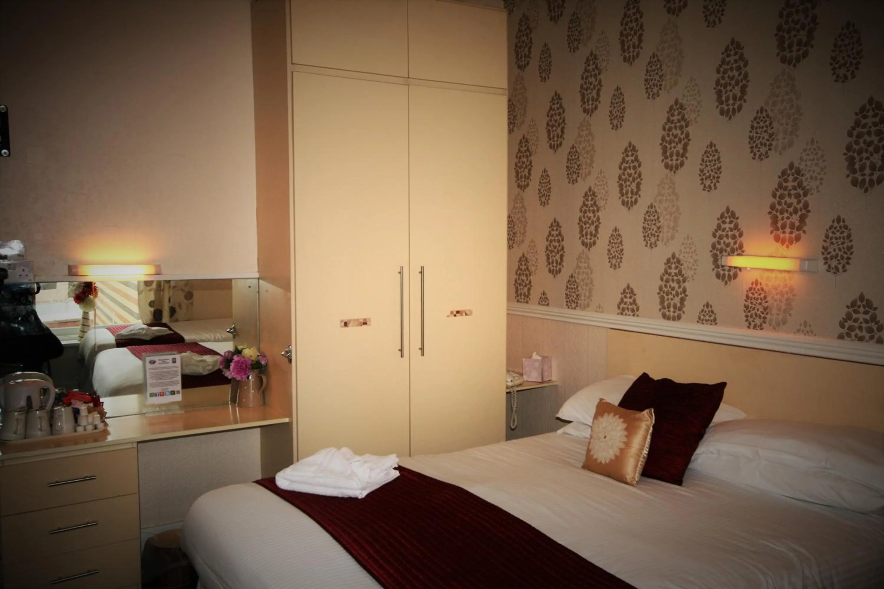 Bedroom, Bed in The Blenheim Mount Hotel