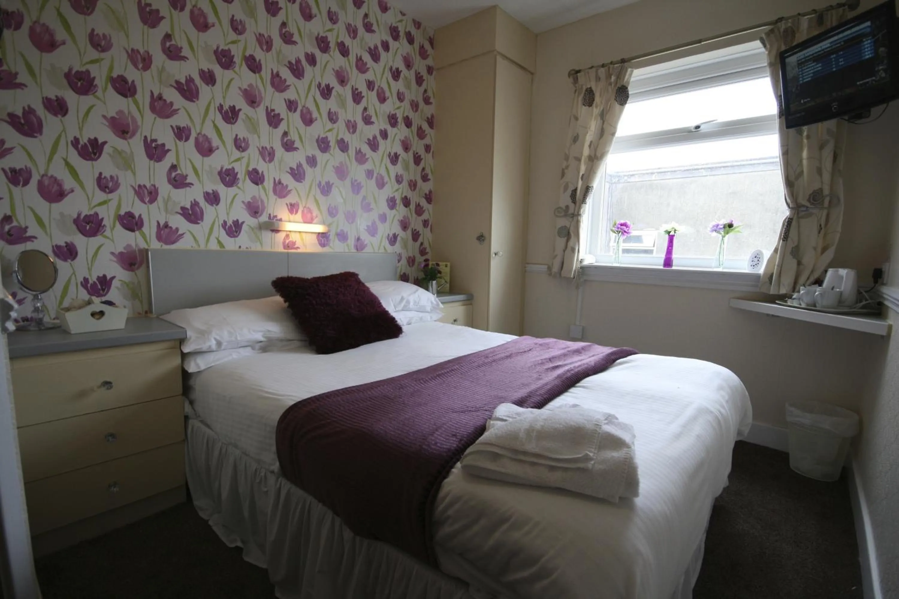 View (from property/room), Bed in The Blenheim Mount Hotel