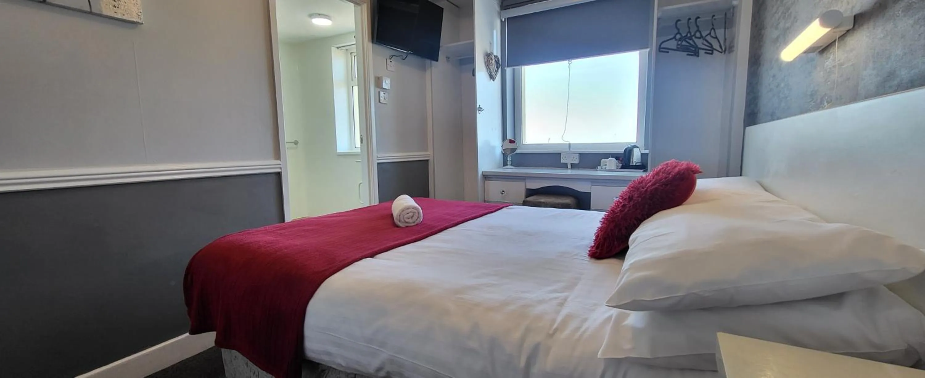 Bed in The Blenheim Mount Hotel