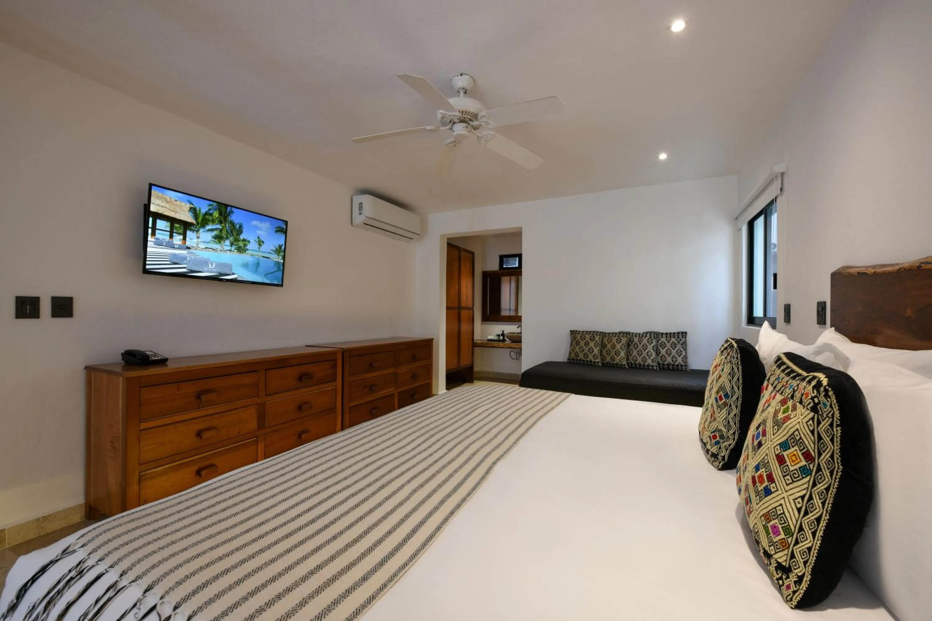 Bedroom, Bed in Casa del Jaguar Beach Hotel