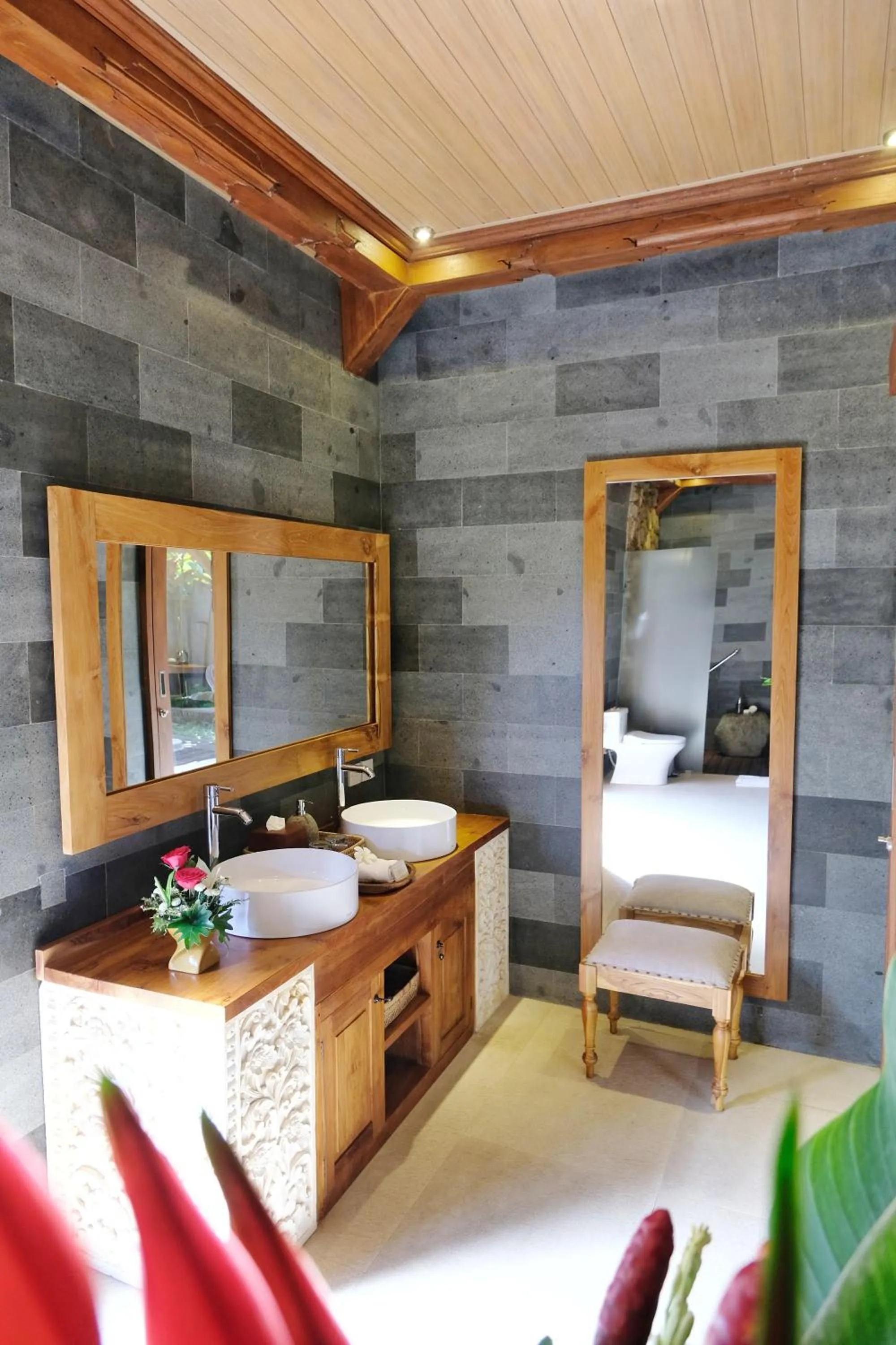 Bathroom, Bed in Puri Andong Villa