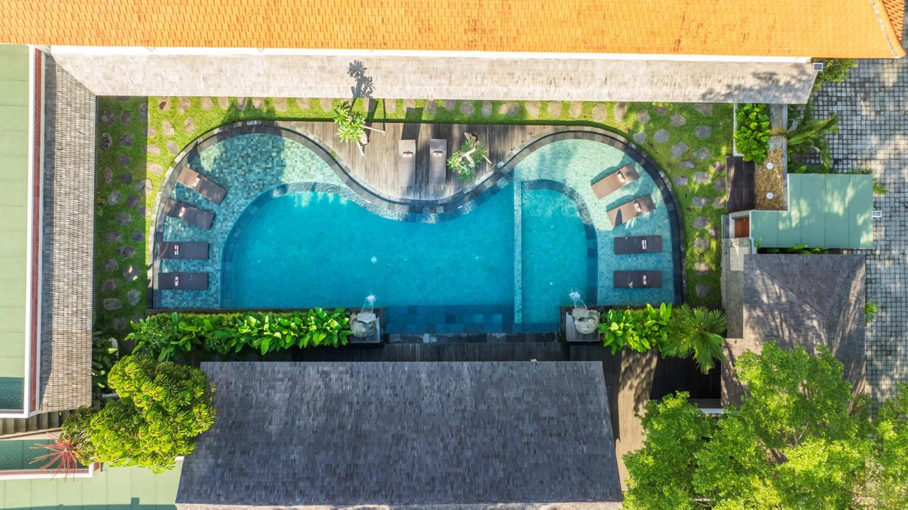 Restaurant/places to eat in Puri Andong Villa