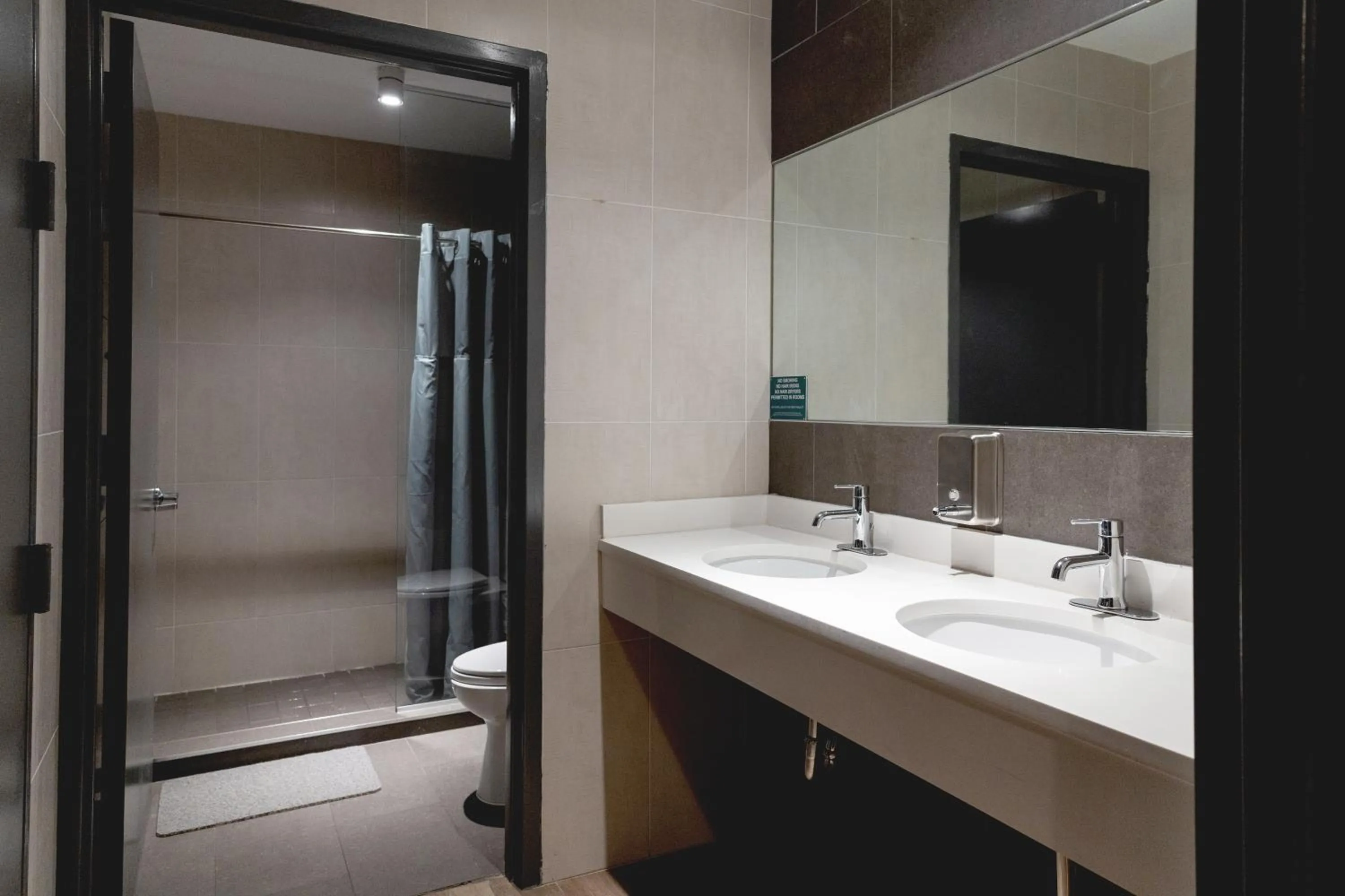 Bathroom in Nap York Central Park Sleep Station