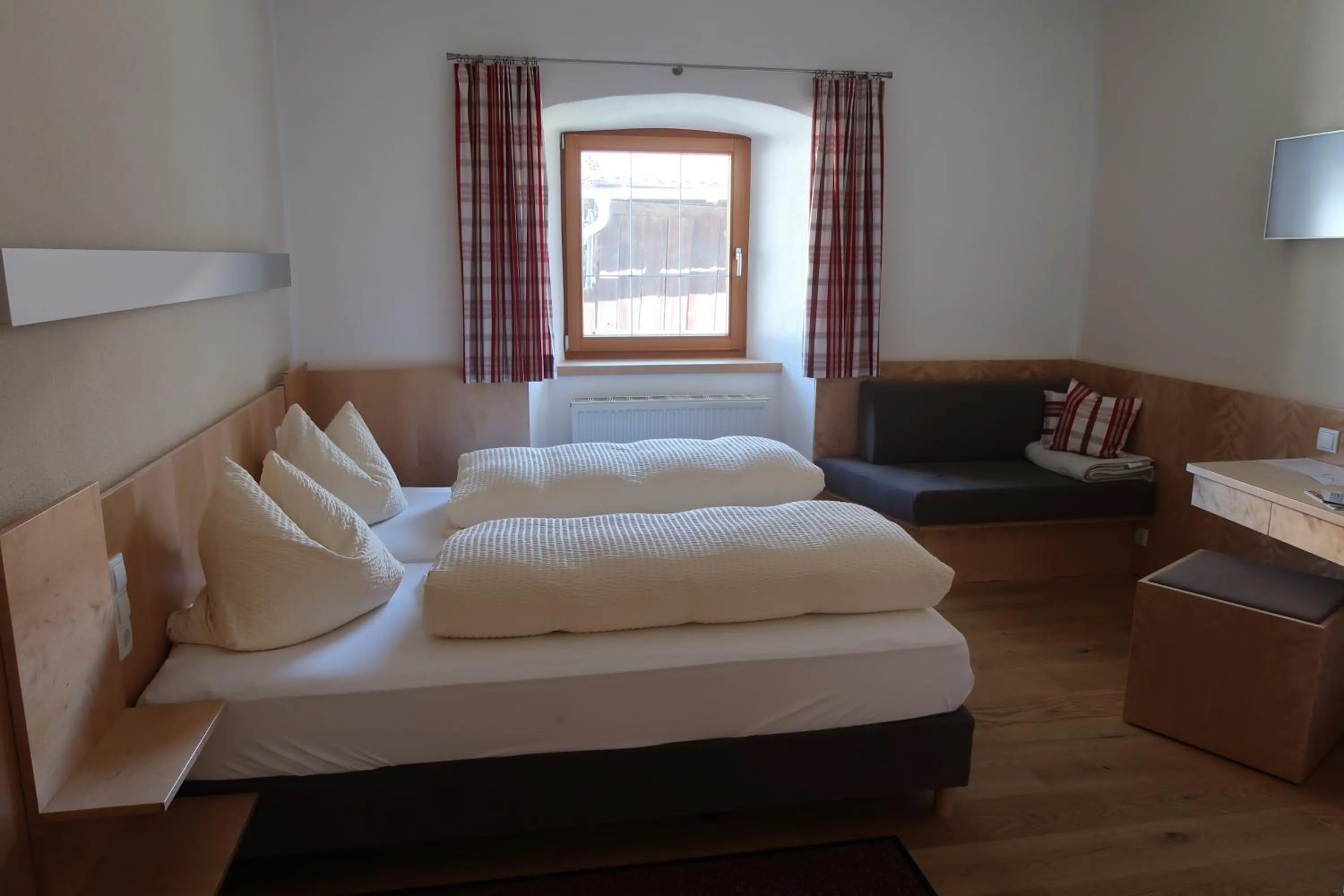 Bed in Hotel Garni Löwen