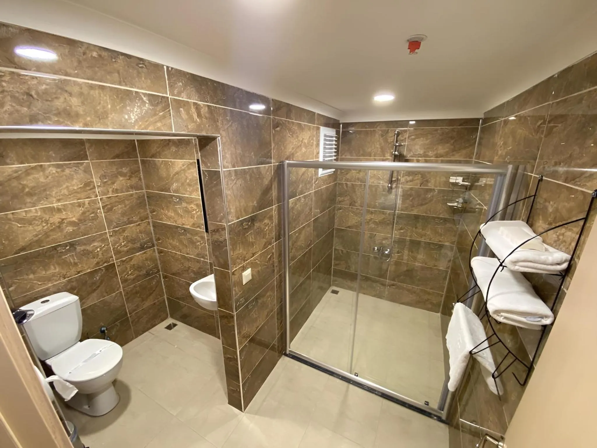 Shower in Şimal Hotel