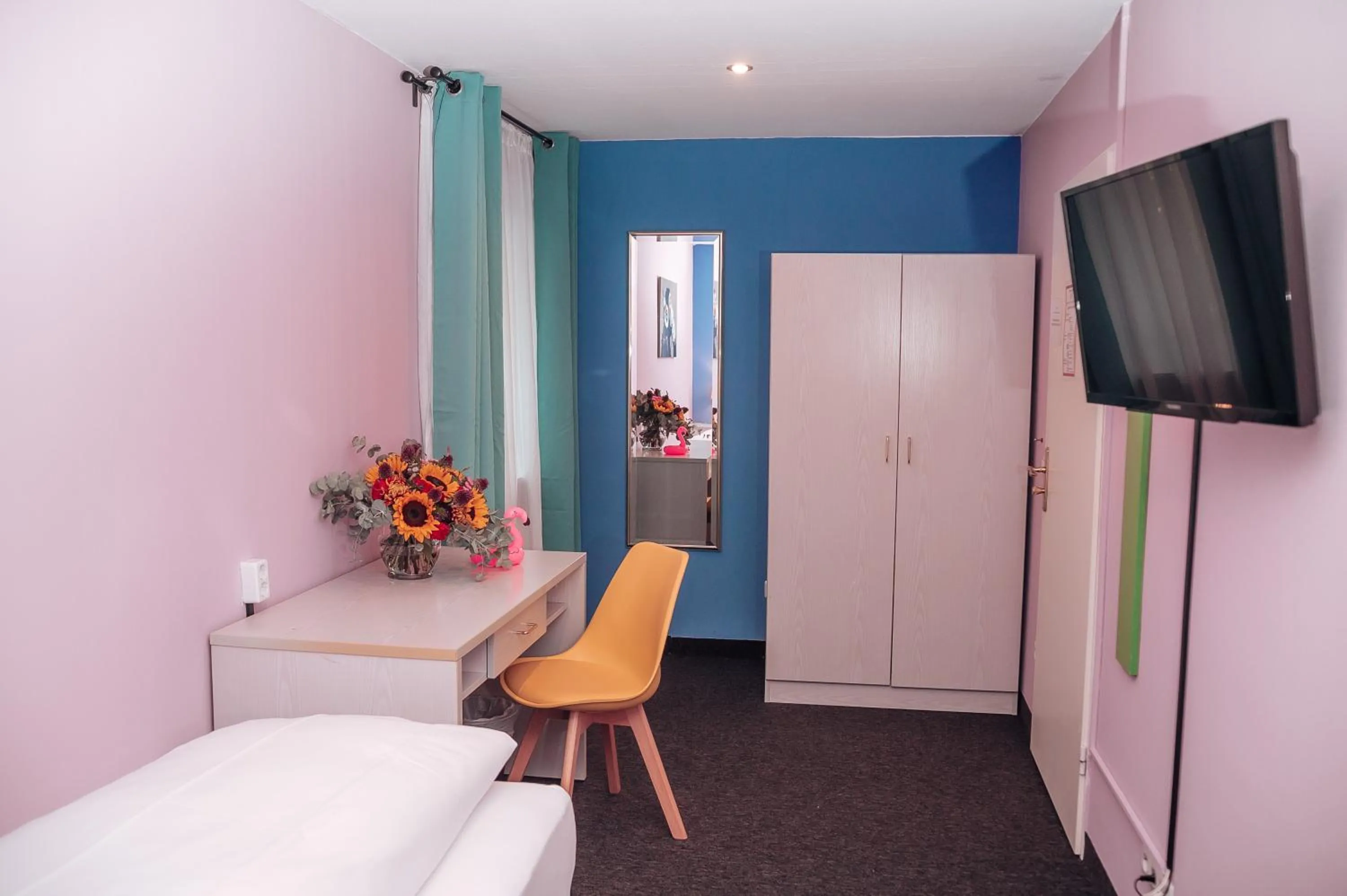 Bed in SmartHotel Flamingo Self check-in